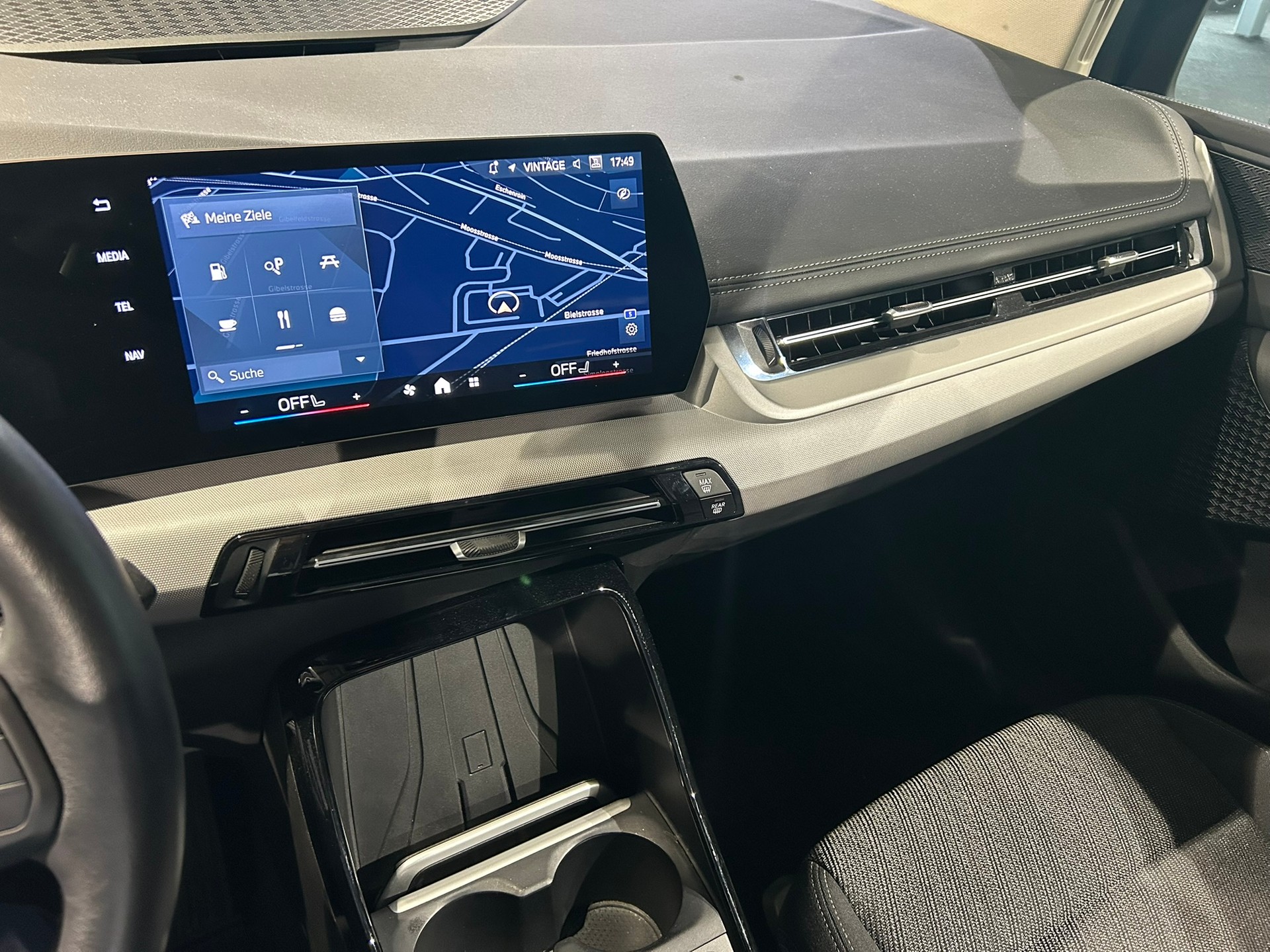 BMW 218d Active Tourer DKG-image-24