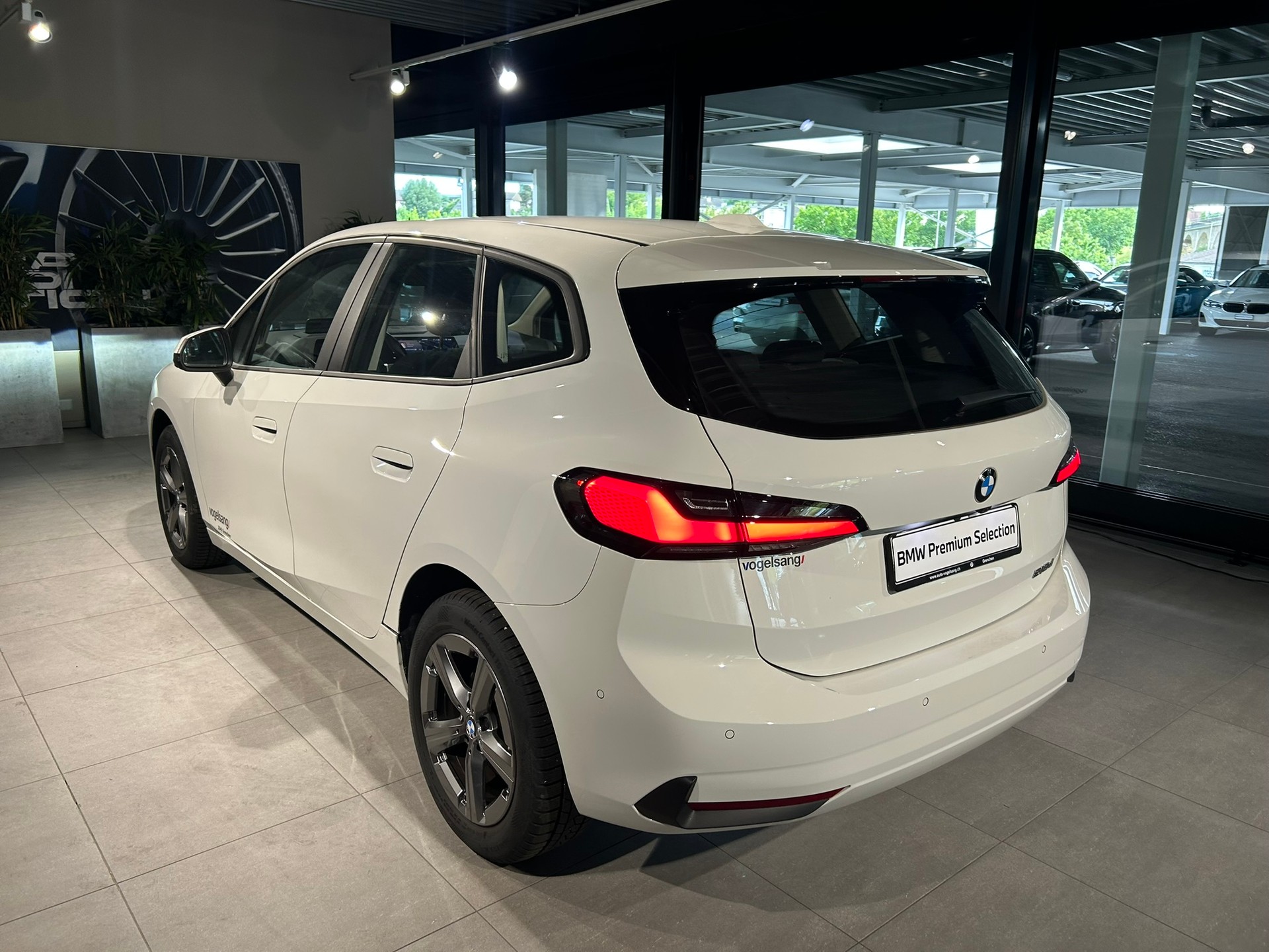 BMW 218d Active Tourer DKG-image-12