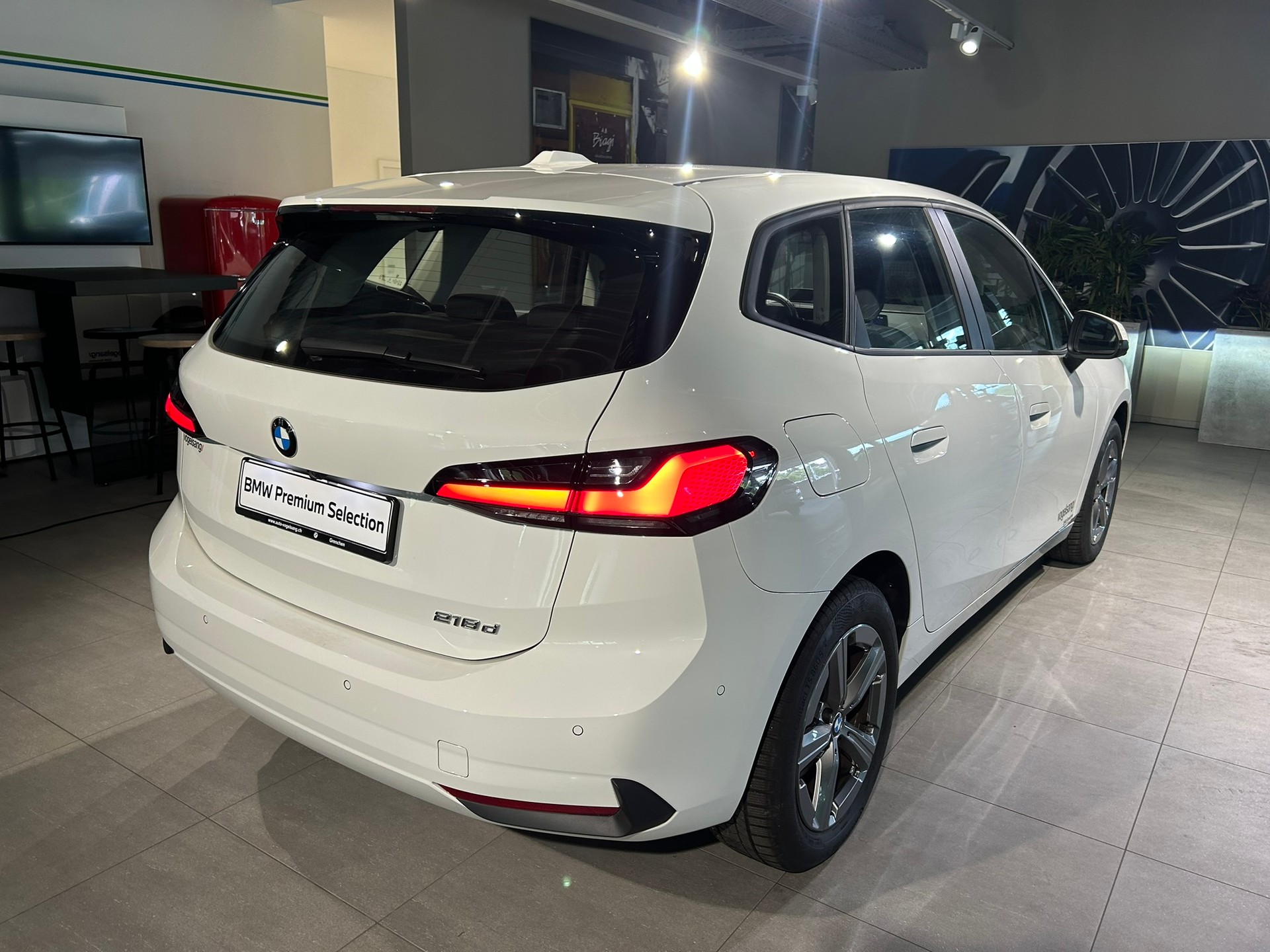 BMW 218d Active Tourer DKG-image-8