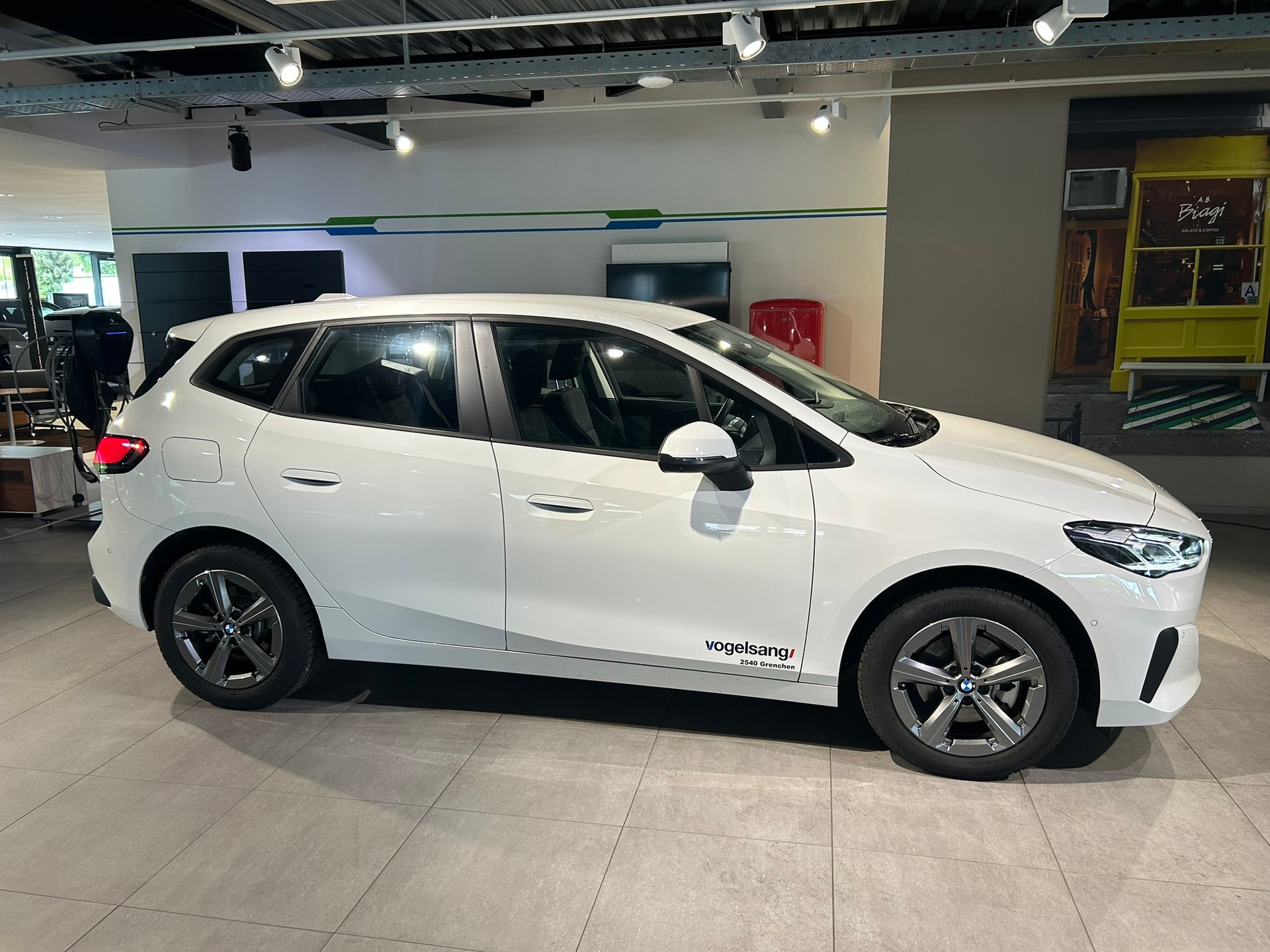 BMW 218d Active Tourer DKG-image-10