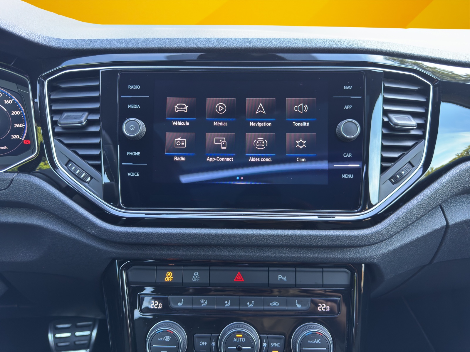 VW T-Roc 2.0 TSI R DSG 4Motion-image-15