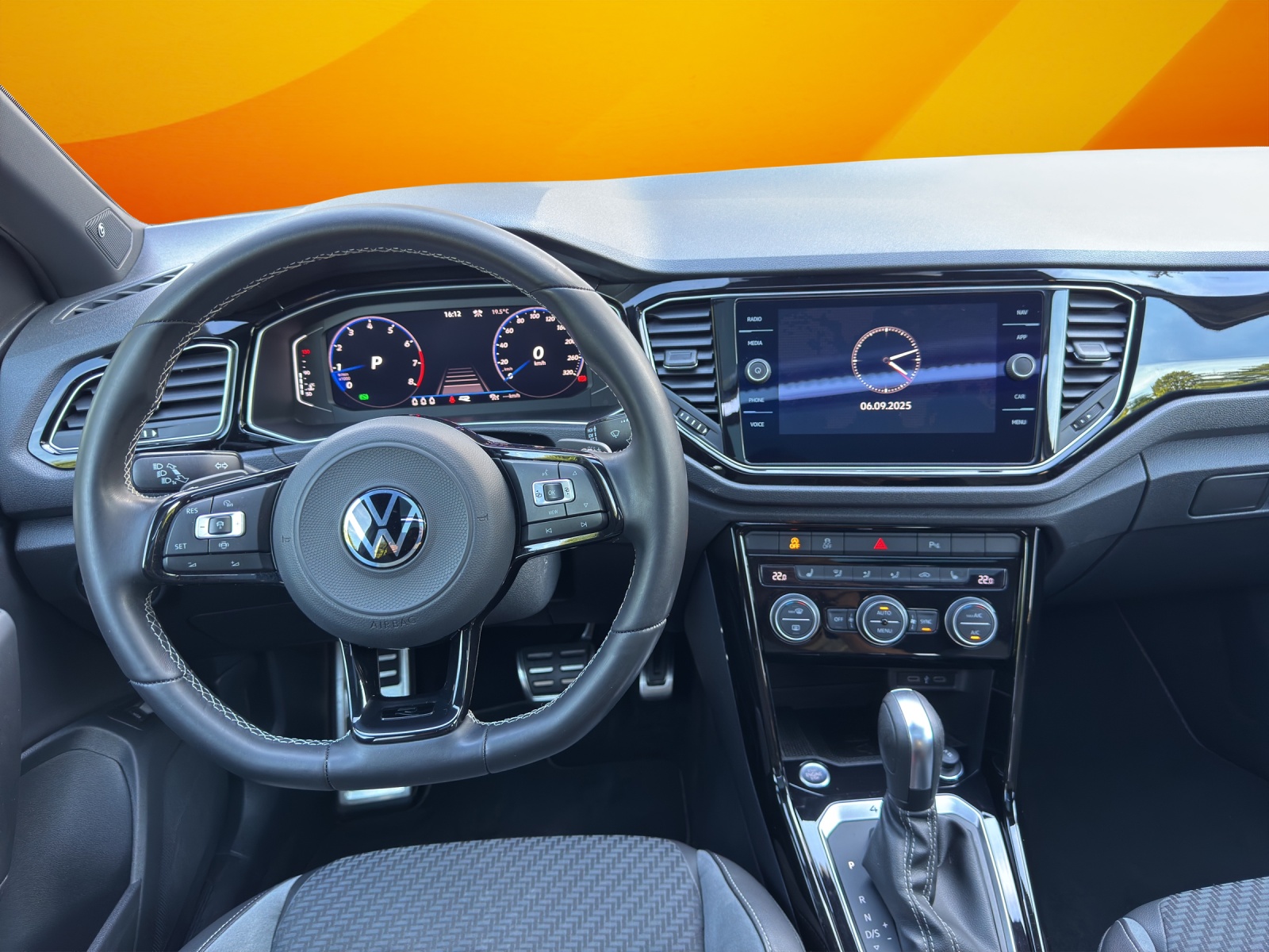 VW T-Roc 2.0 TSI R DSG 4Motion-image-9