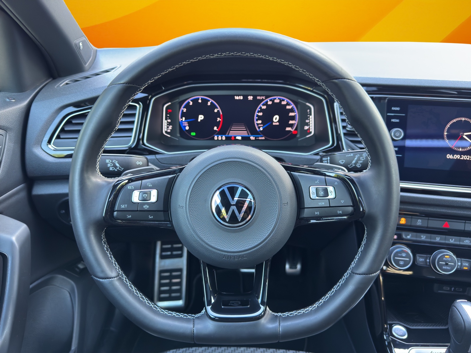 VW T-Roc 2.0 TSI R DSG 4Motion-image-10