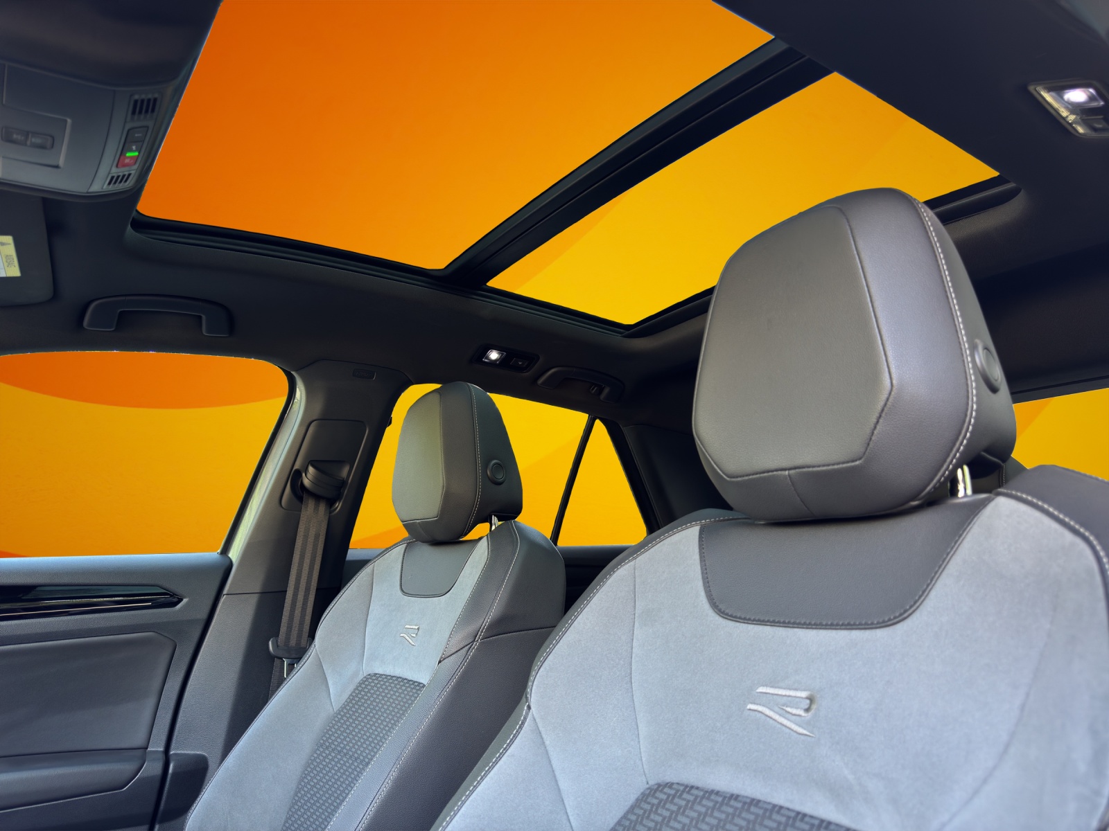 VW T-Roc 2.0 TSI R DSG 4Motion-image-17