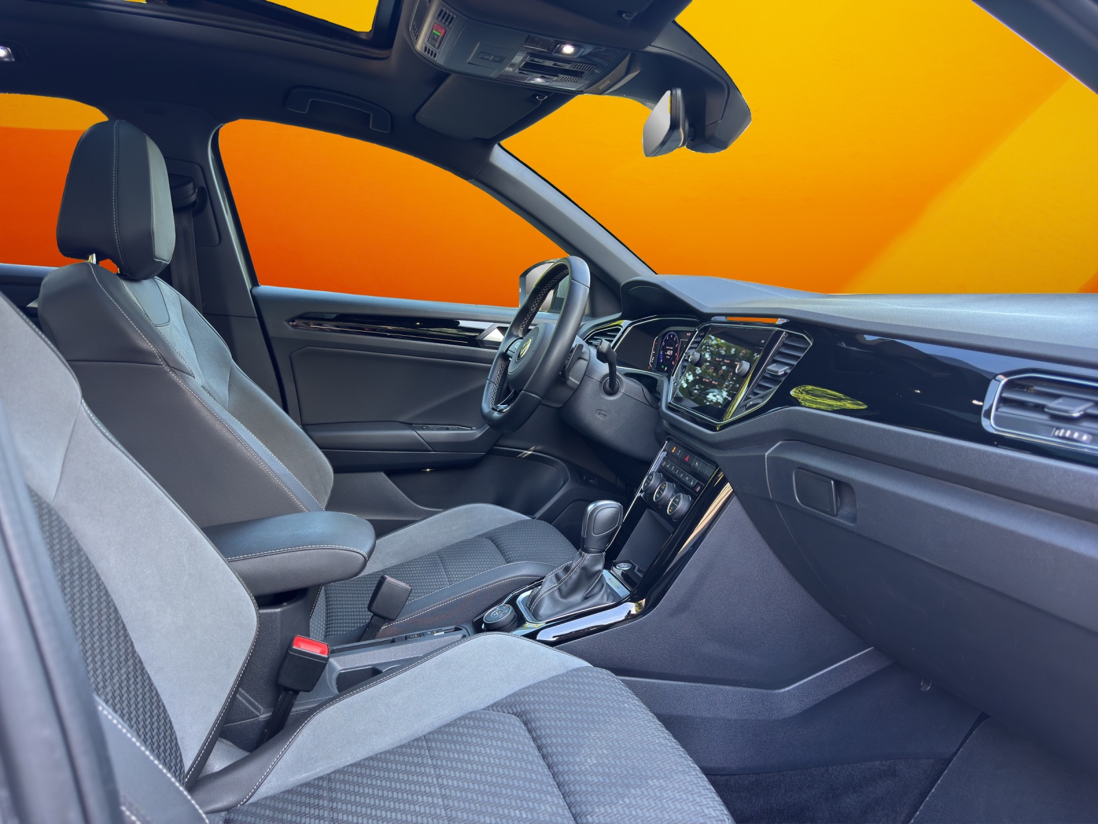 VW T-Roc 2.0 TSI R DSG 4Motion-image-12