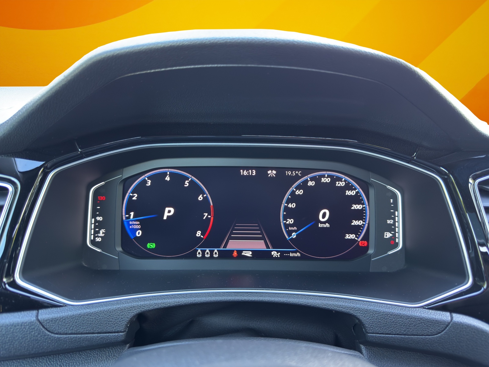 VW T-Roc 2.0 TSI R DSG 4Motion-image-11