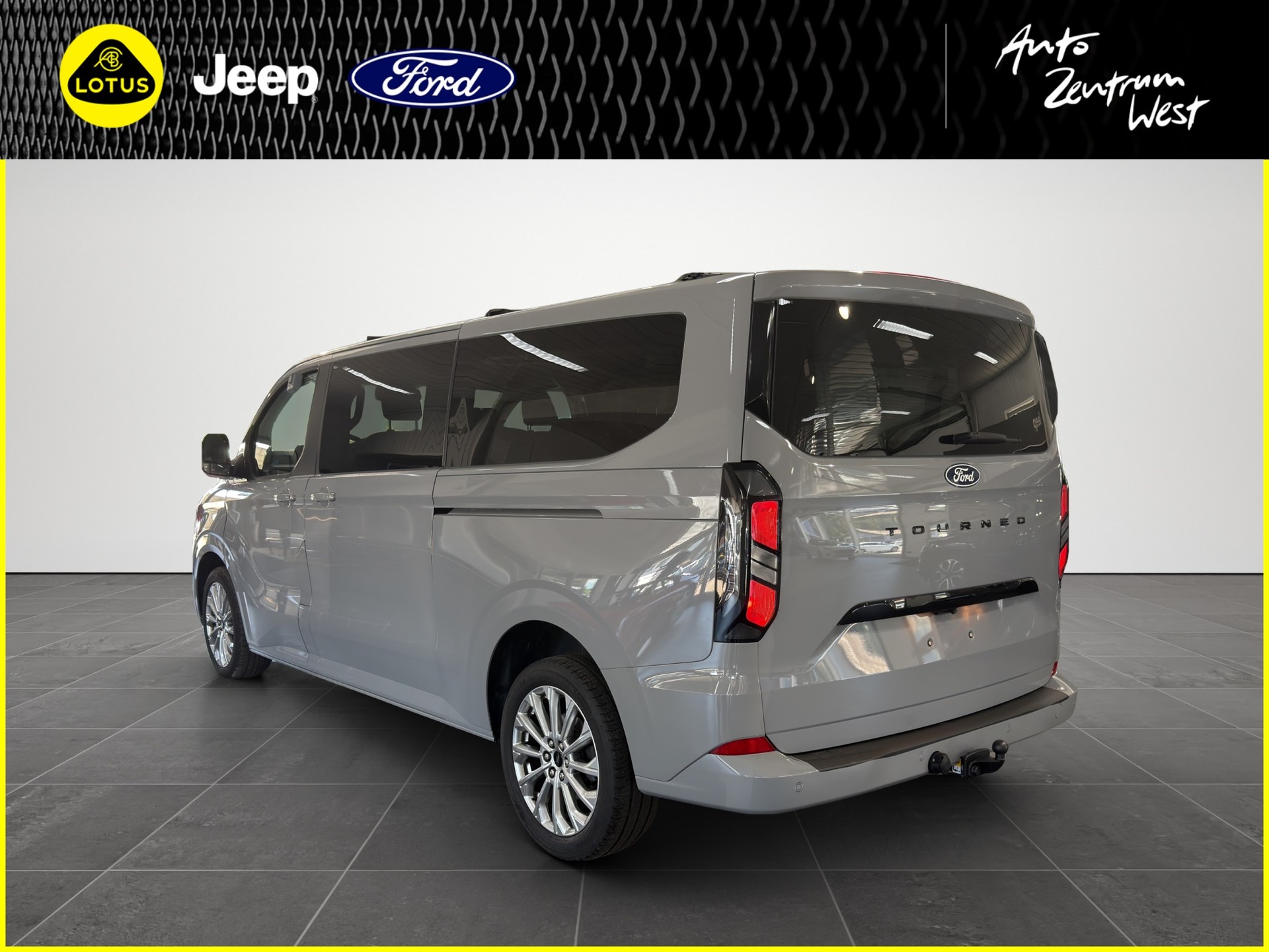 FORD Tourneo Bus 320 L2H1 Titanium Automat-image-2