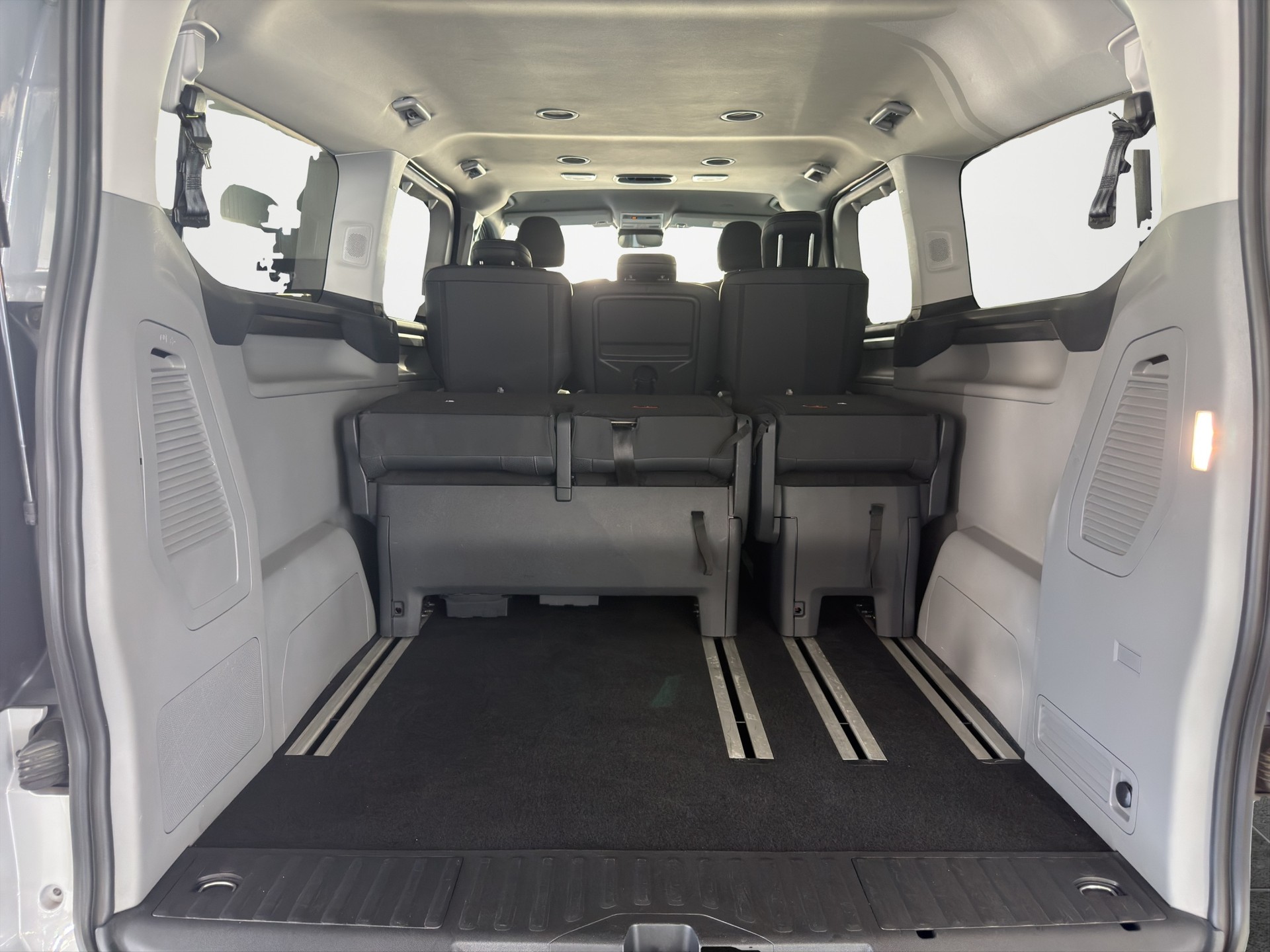 FORD Tourneo Bus 320 L2H1 Titanium Automat-image-14