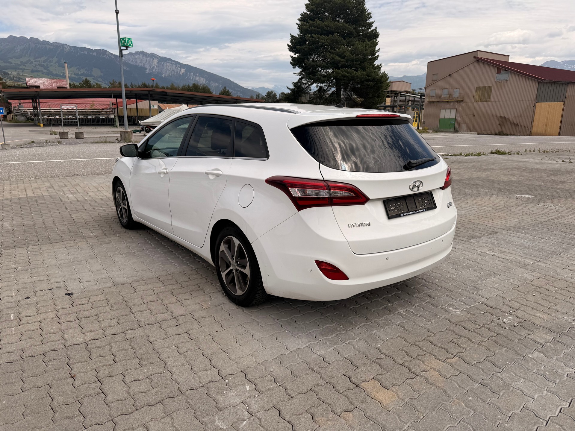 HYUNDAI i30 Wagon 1.6 CRDi Origo-image-2