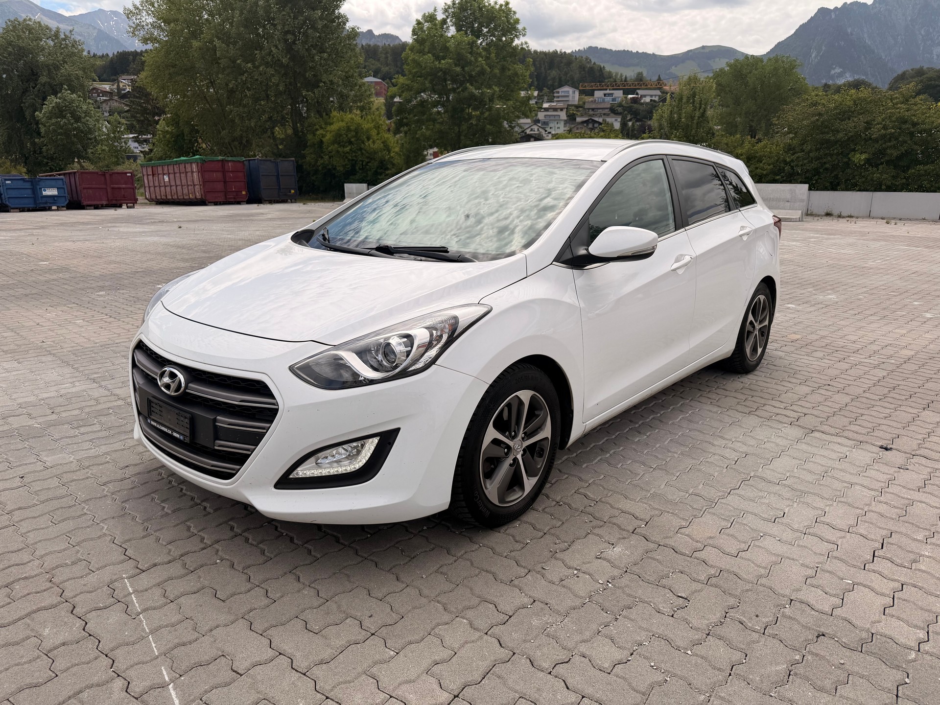 HYUNDAI i30 Wagon 1.6 CRDi Origo-image-1