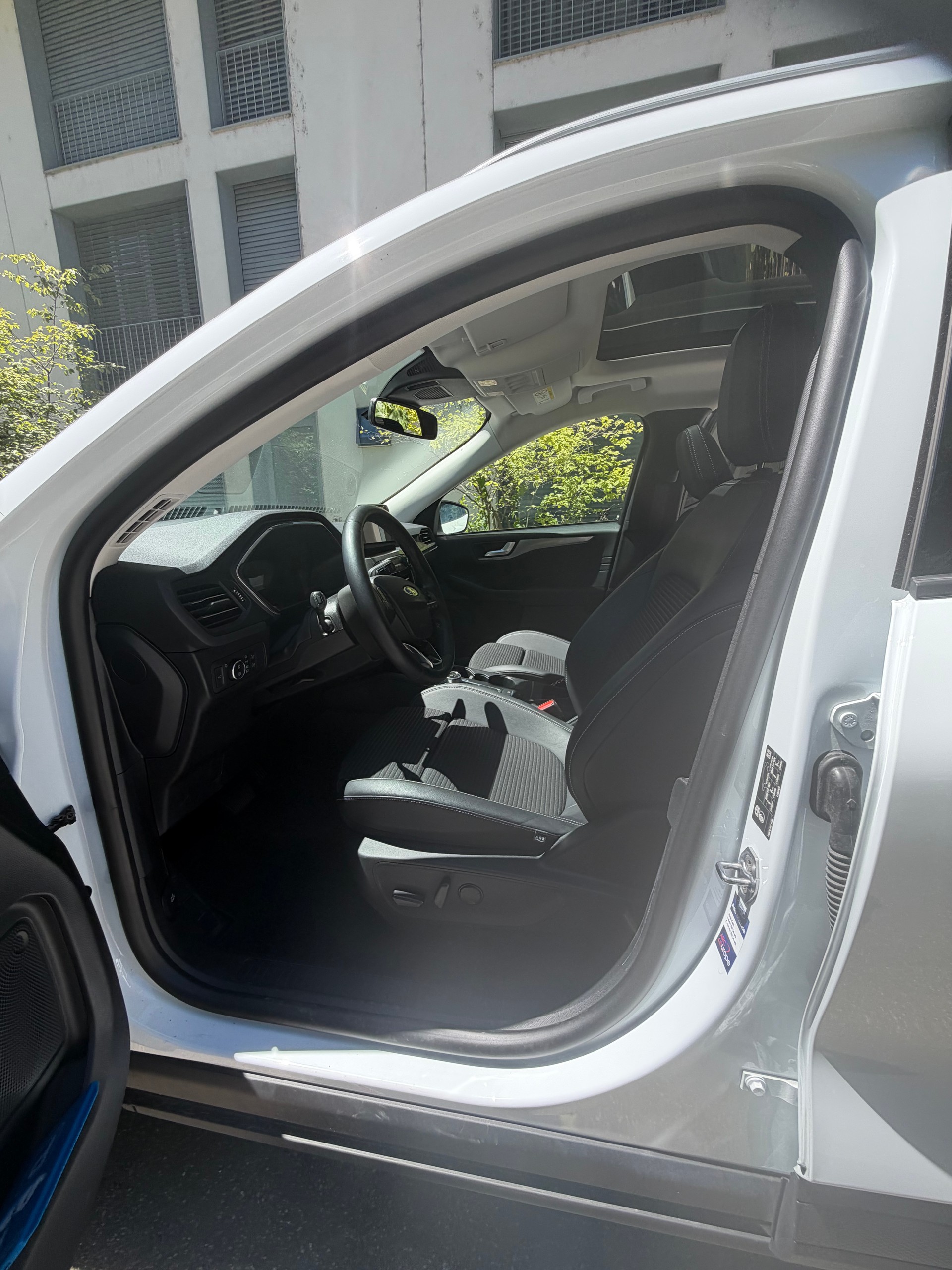 FORD 2.5 Hybrid Titanium 4x4-image-4