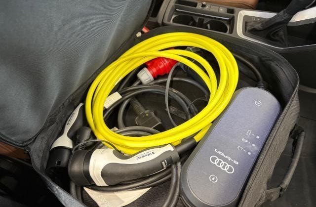 AUDI Q3 45 TFSI e S line S-tronic-image-6