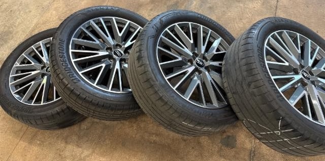 AUDI Q3 45 TFSI e S line S-tronic-image-2