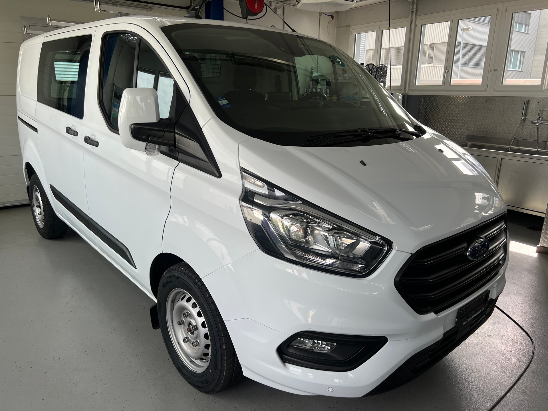 FORD Transit Custom Van 320 L1H1 Trend-image-1