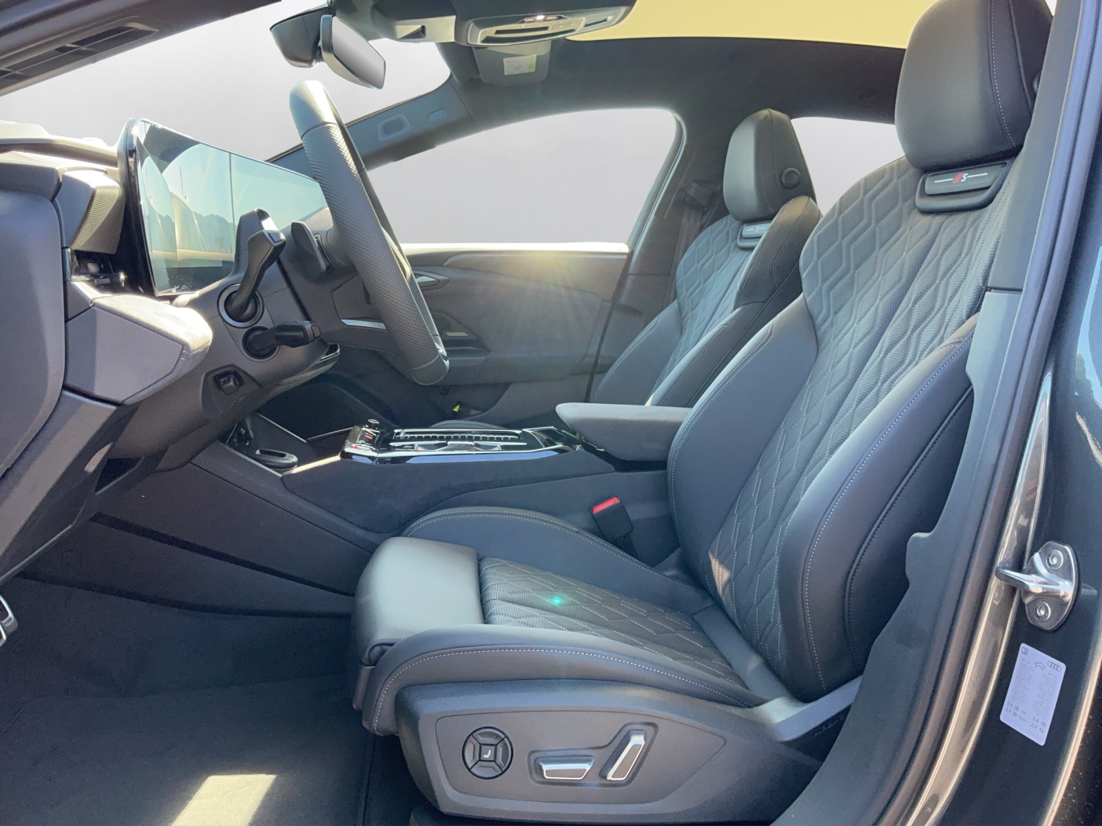 AUDI A6 Avant e-tron quattro-image-9
