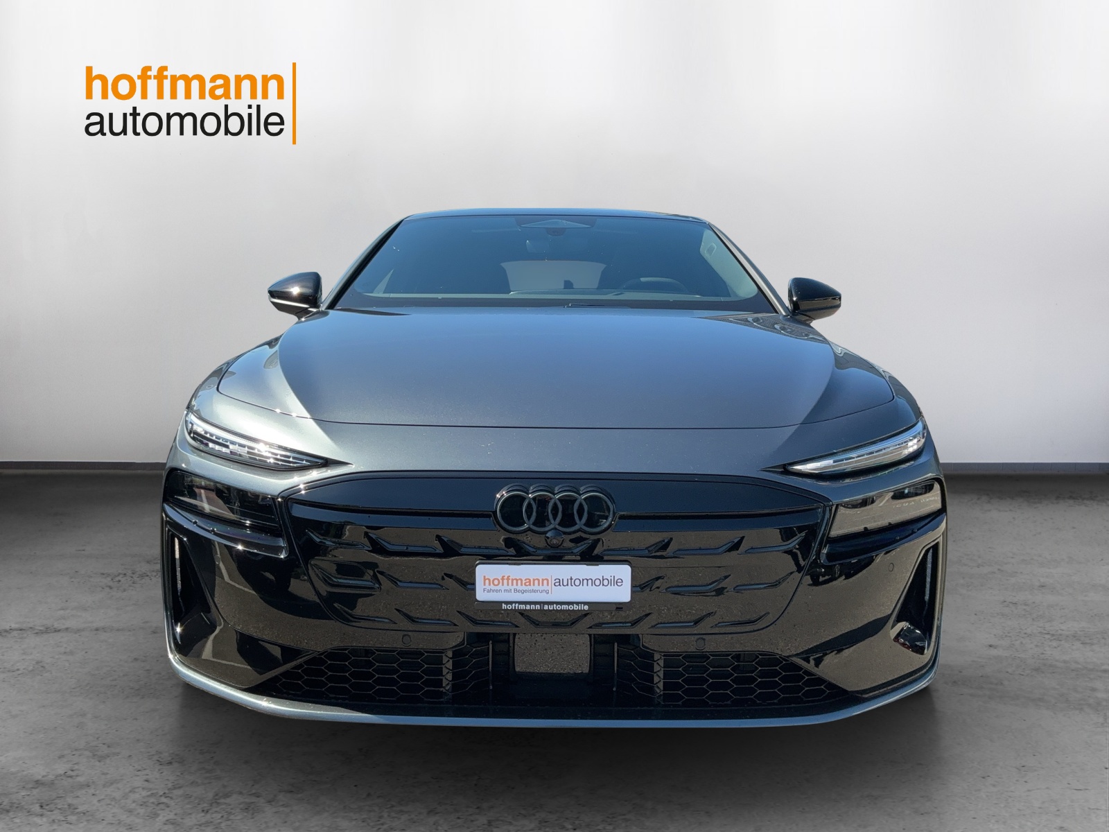 AUDI A6 Avant e-tron quattro-showroom-element-1