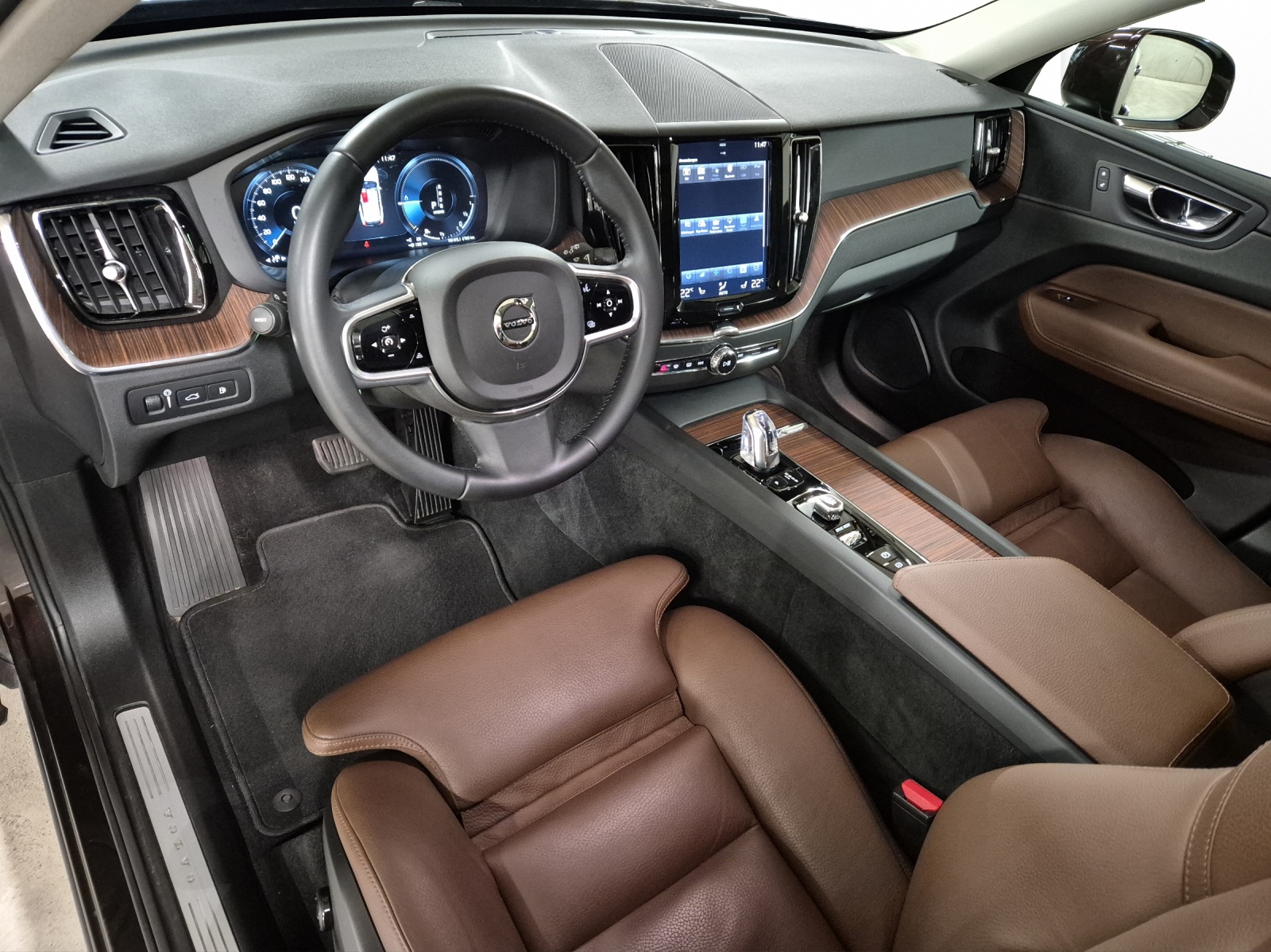 VOLVO XC60 2.0 T8 TE Inscription AWD-image-8