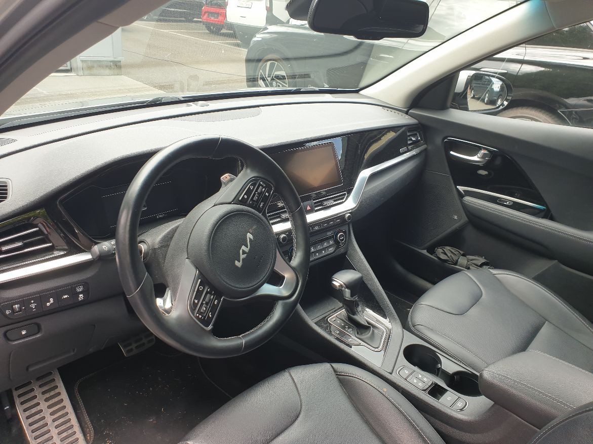 KIA Niro 1.6GDi Hybrid Style DCT-image-1