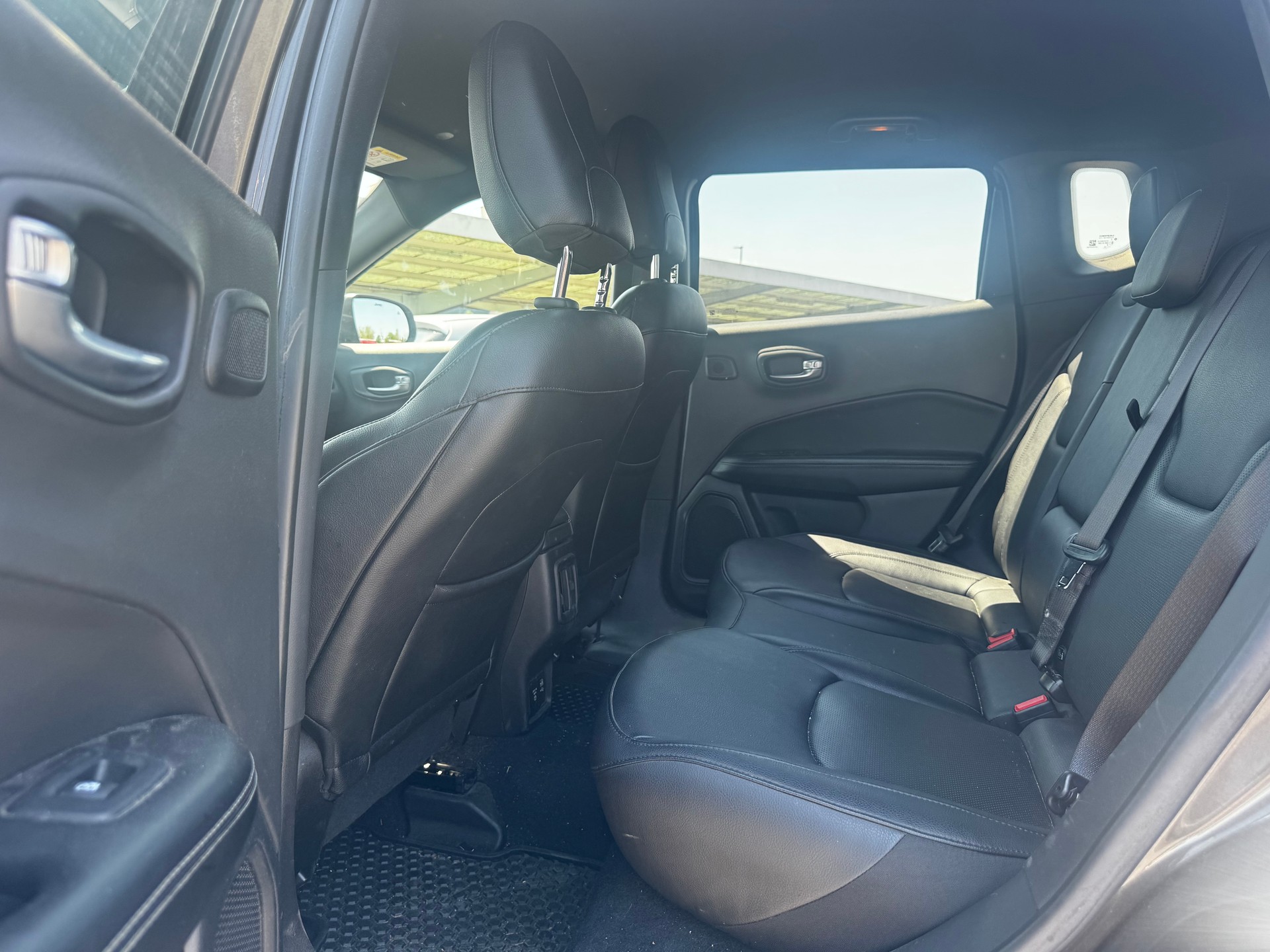JEEP Compass 1.3 T PHEV S AWD-image-13