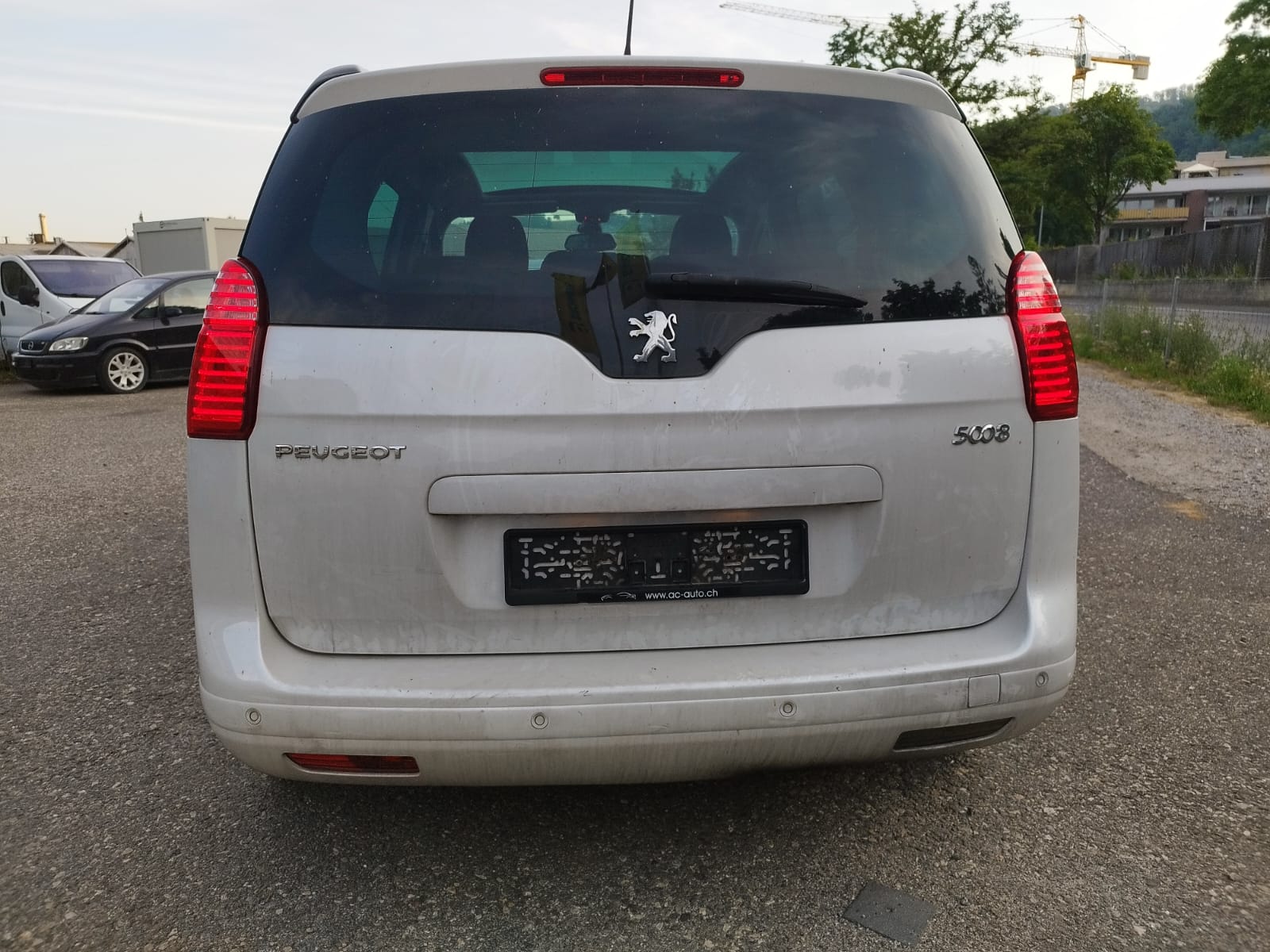 PEUGEOT 5008 2.0 HDI Business Automatic-image-4