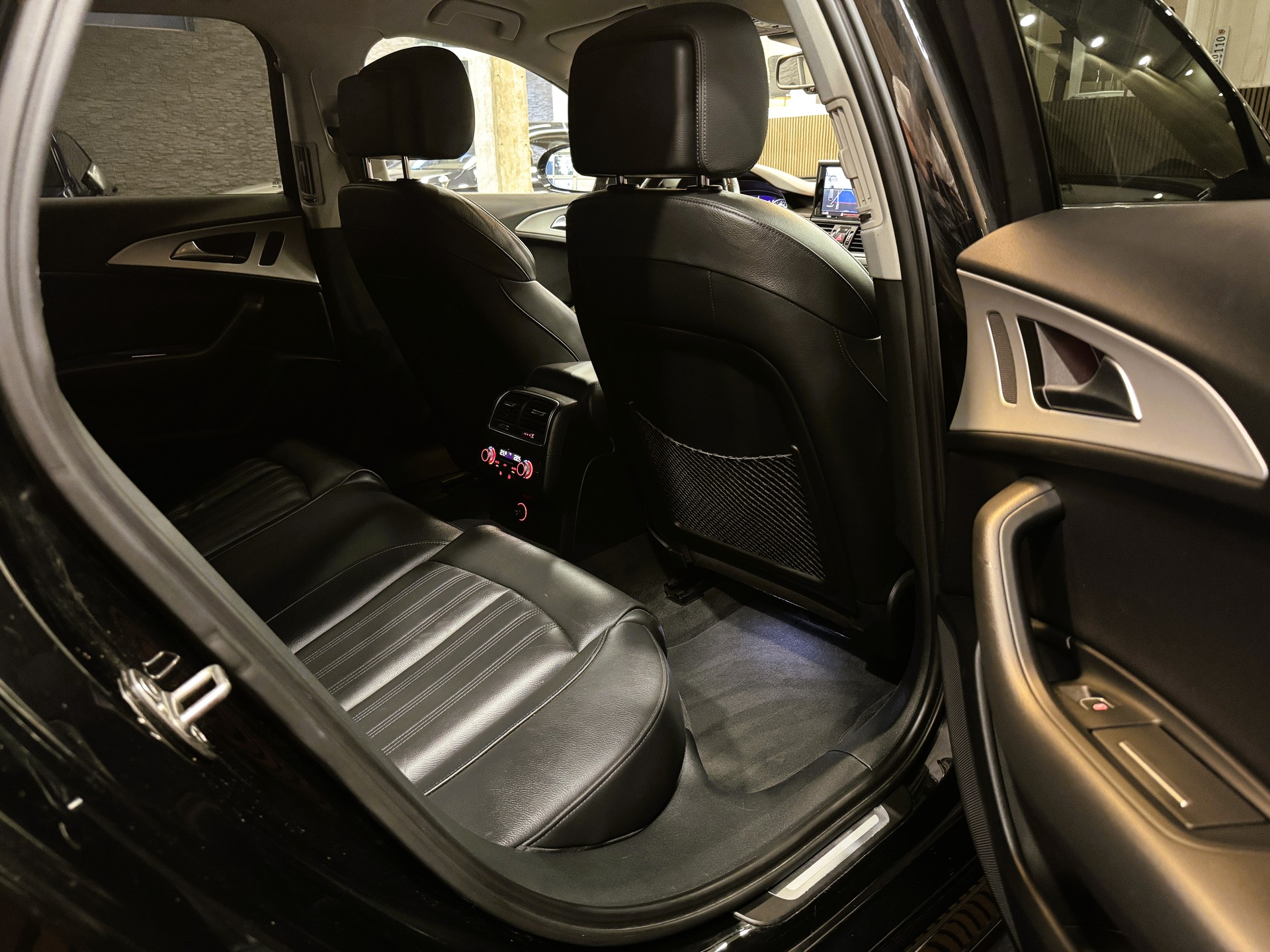 AUDI A6 Avant 3.0 BiTDI V6 quattro tiptronic-image-18