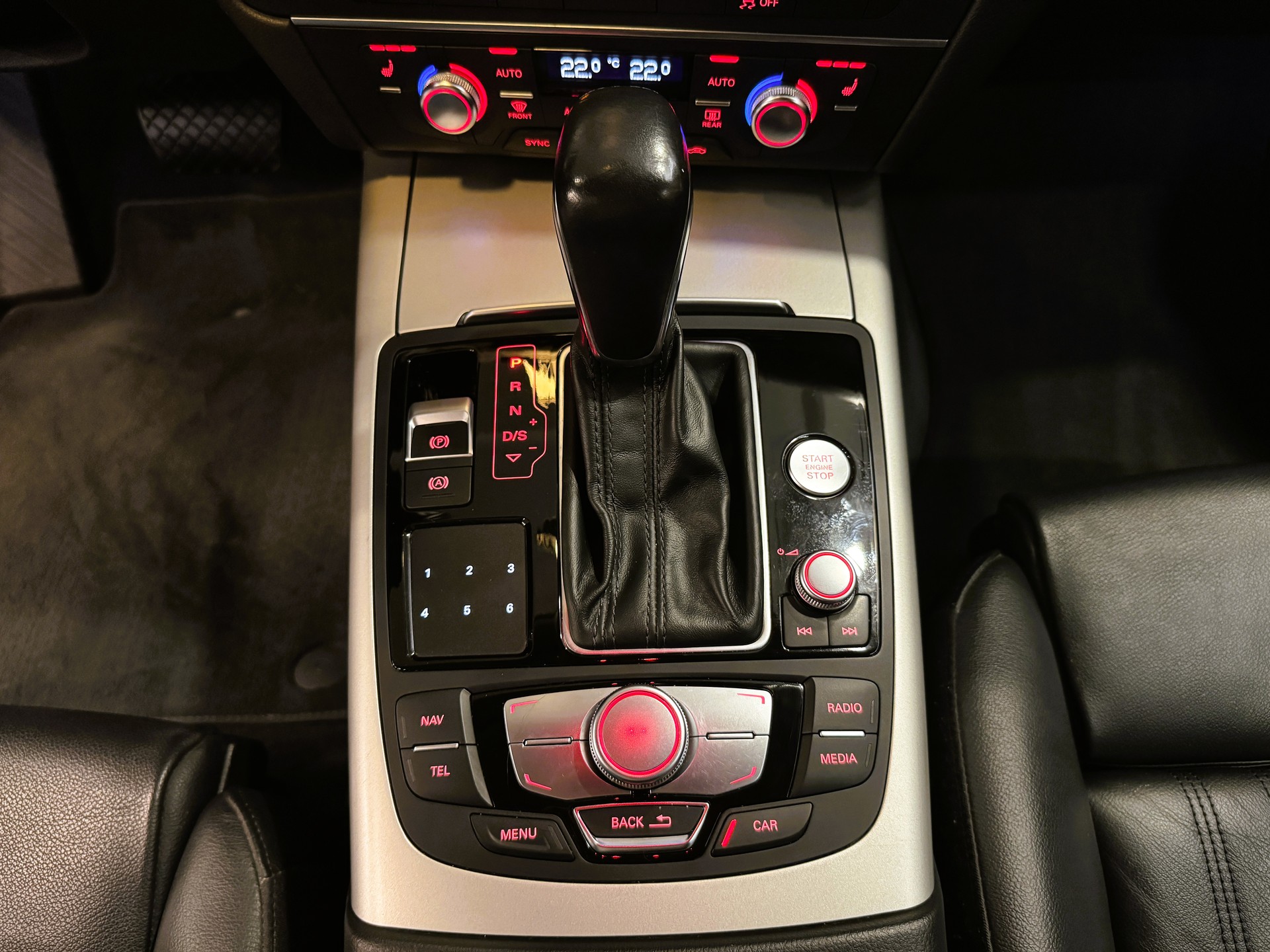 AUDI A6 Avant 3.0 BiTDI V6 quattro tiptronic-image-13
