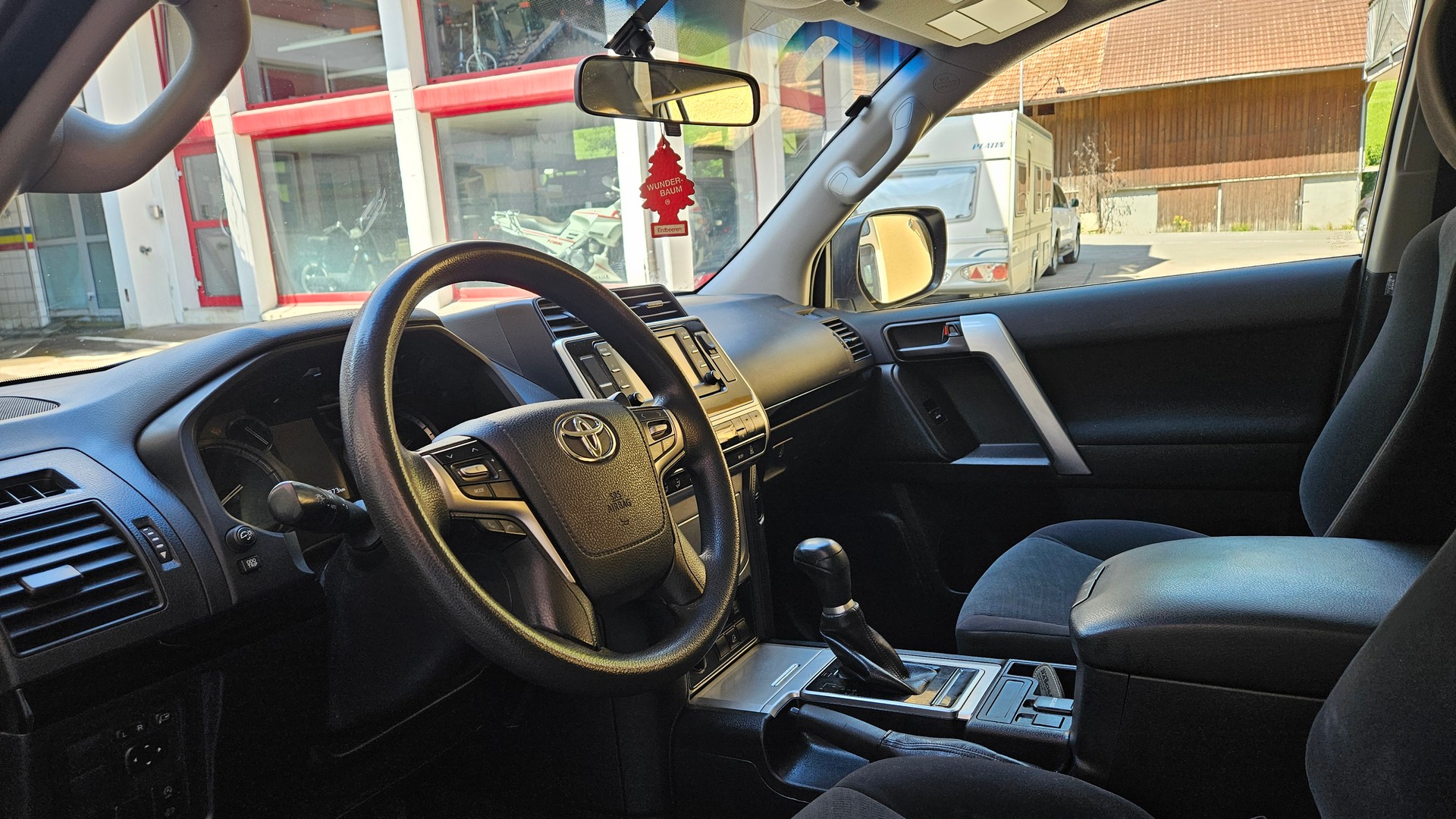 TOYOTA Land Cruiser 2.8TD Active Automat-image-2