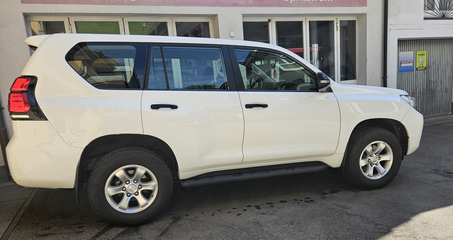 TOYOTA Land Cruiser 2.8TD Active Automat-image-16