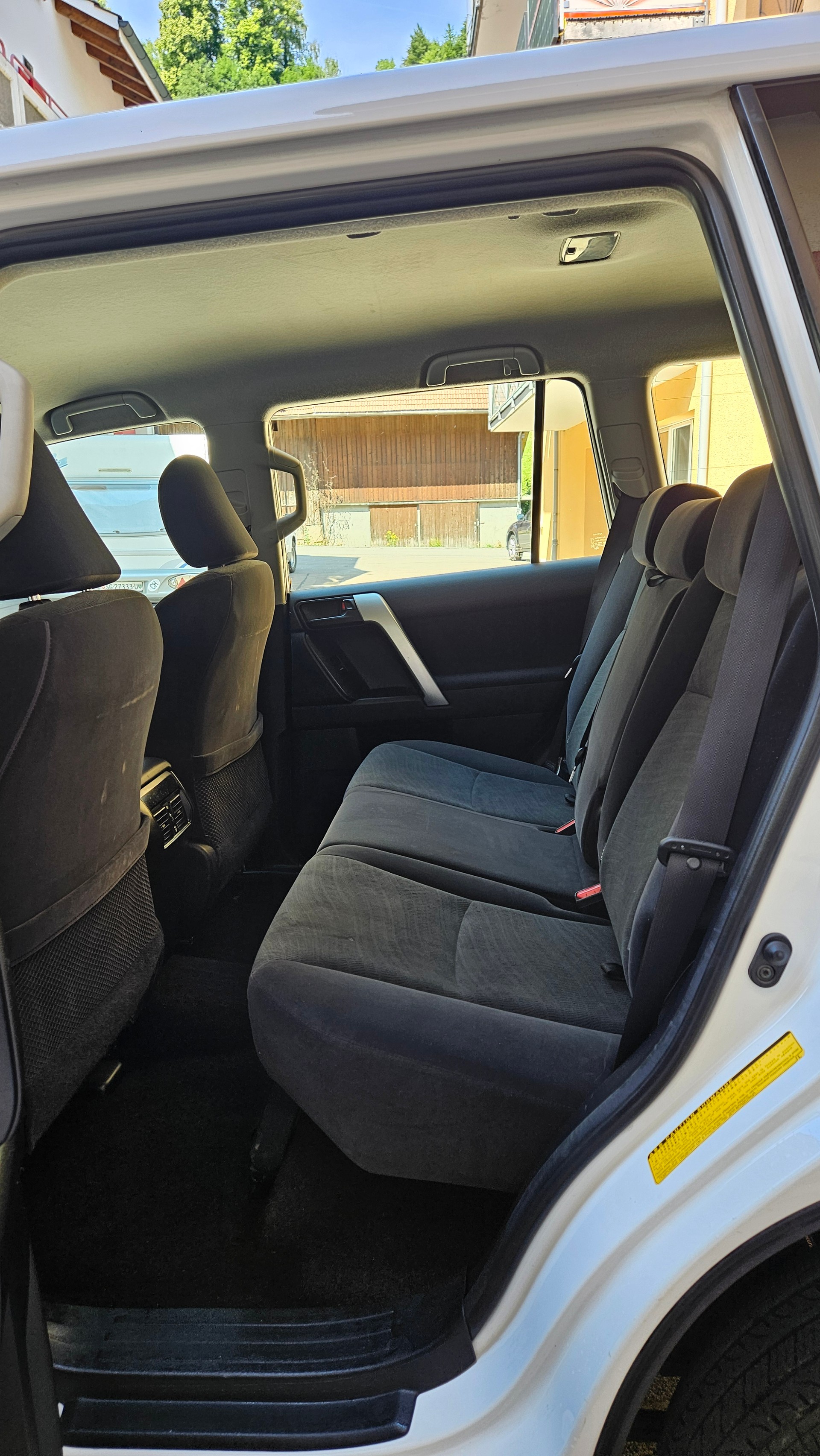 TOYOTA Land Cruiser 2.8TD Active Automat-image-14