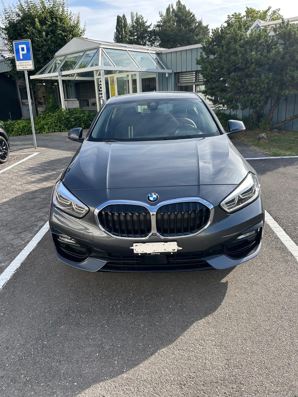 BMW 118i-image-2