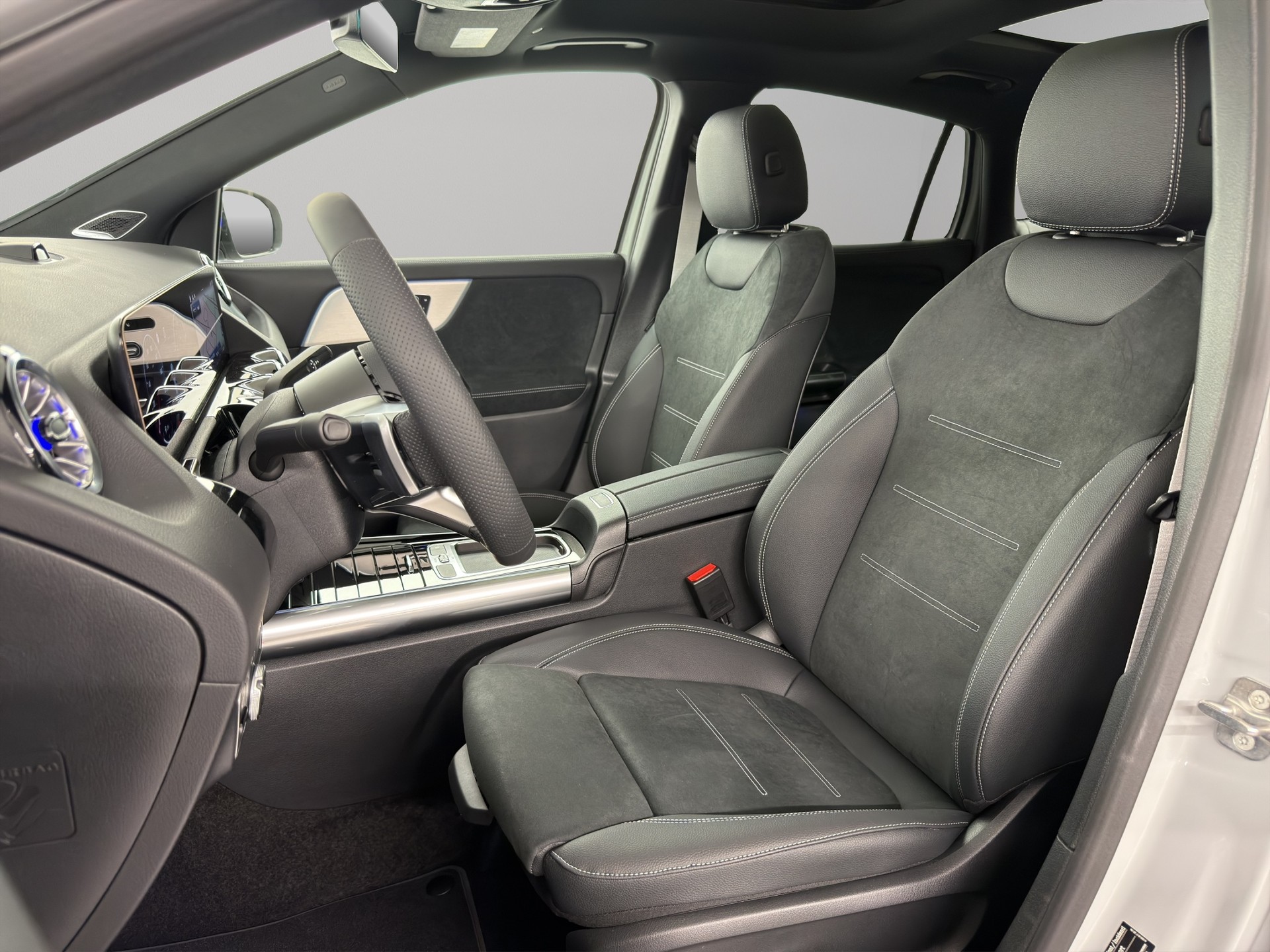 MERCEDES-BENZ GLA 200 Night Star AMG Line-image-5