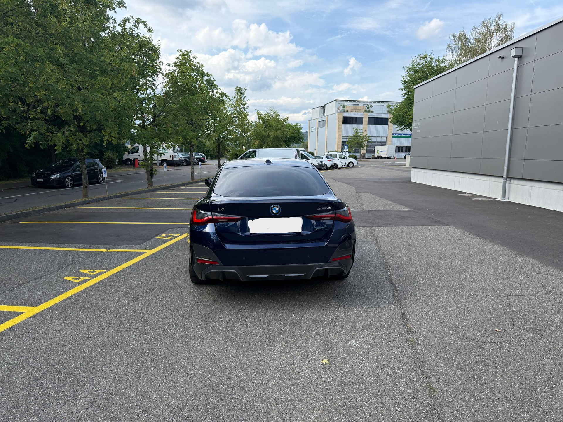 BMW eDrive40-image-8