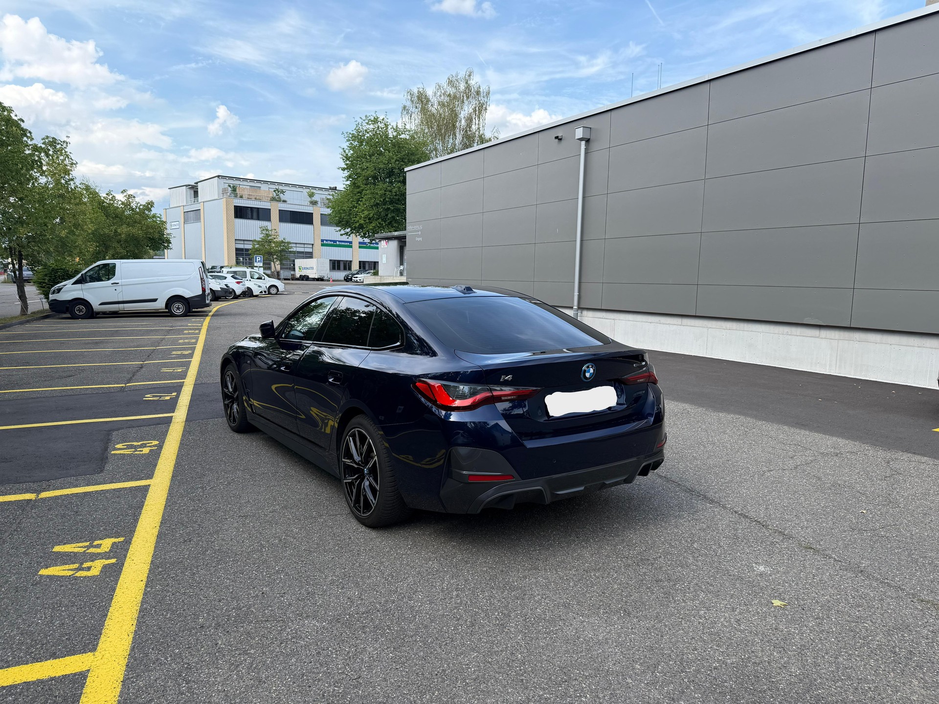 BMW eDrive40-image-7