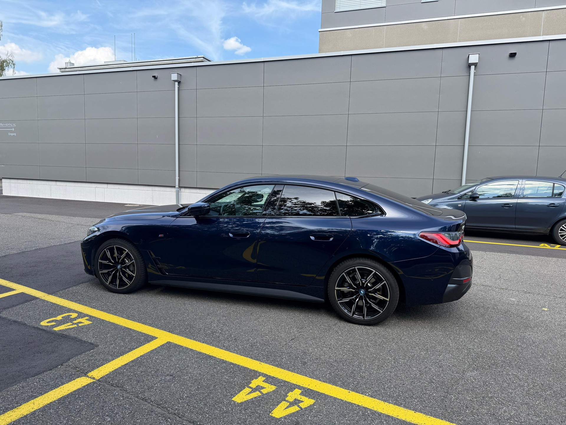 BMW eDrive40-image-5
