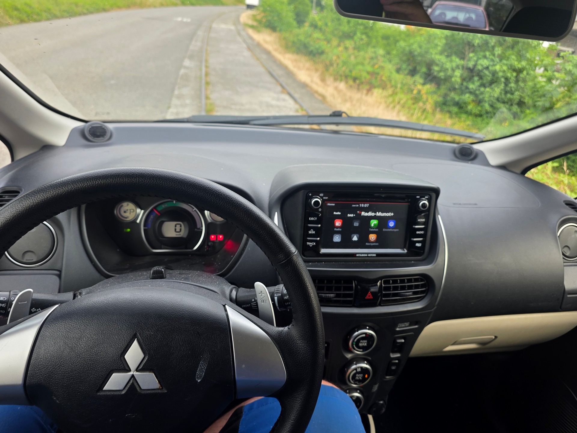MITSUBISHI i MiEV Style-image-12