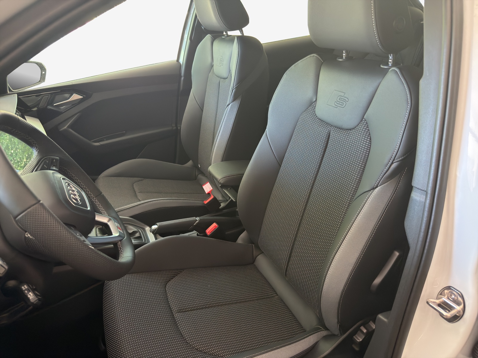 AUDI A1 Sportback 30 TFSI S Line Attraction S-tronic-image-14