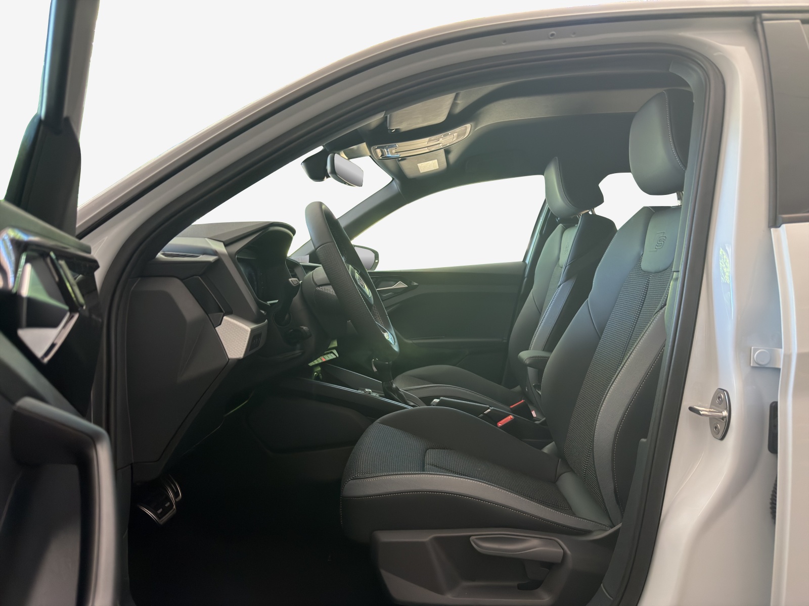 AUDI A1 Sportback 30 TFSI S Line Attraction S-tronic-image-7