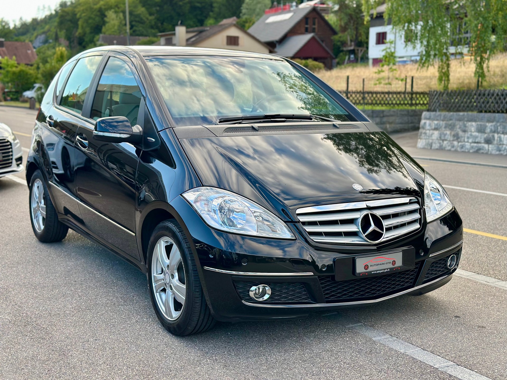 MERCEDES-BENZ A 180 Avantgarde Selection Autotronic-image-1