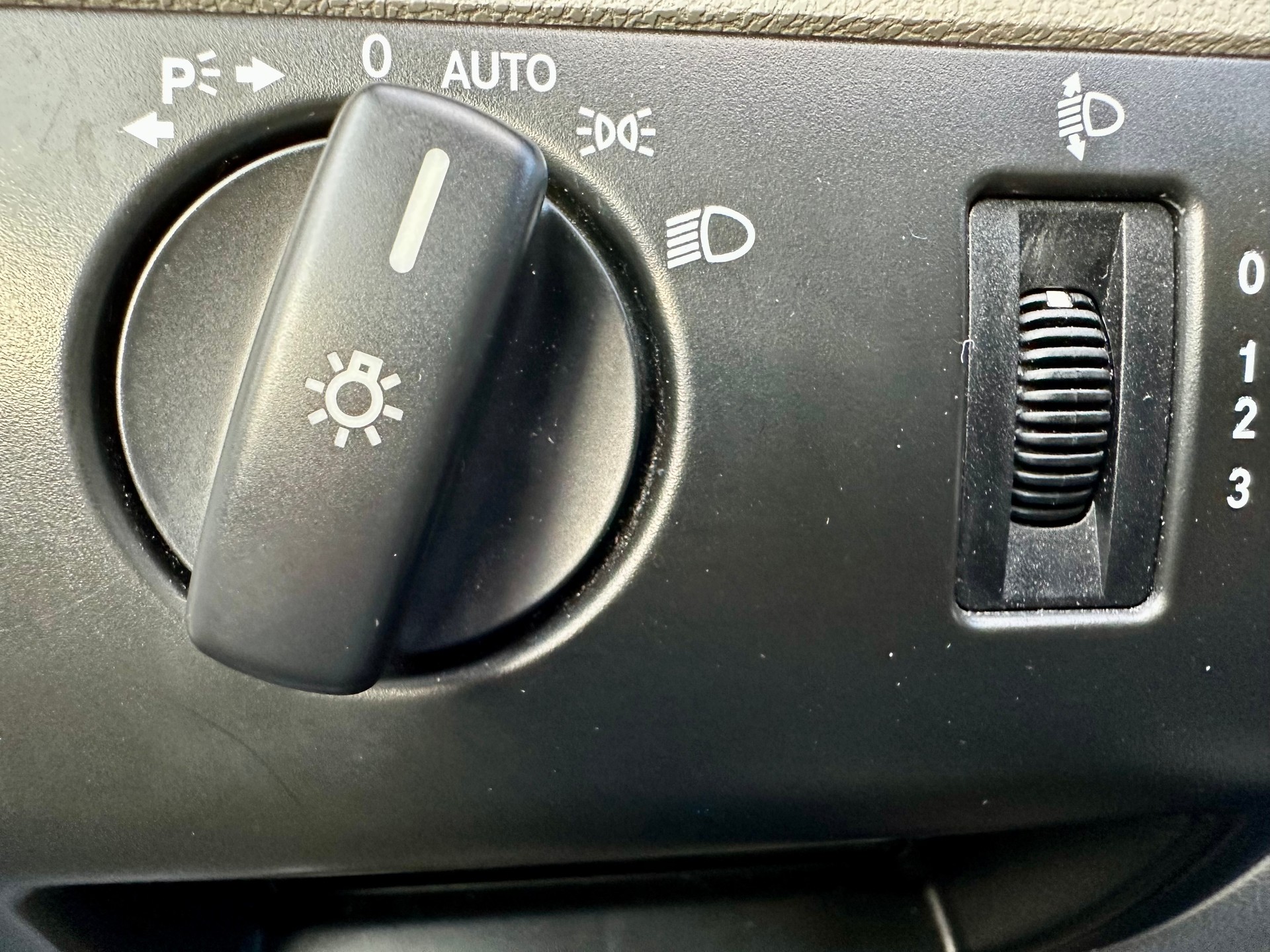 MERCEDES-BENZ A 180 Avantgarde Selection Autotronic-image-20