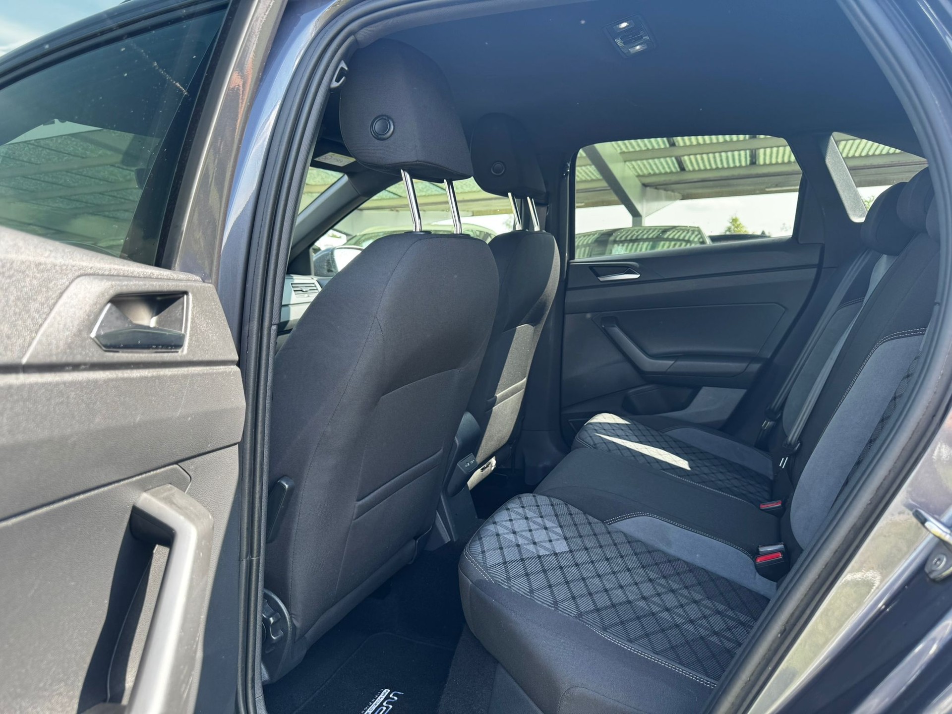 VW Taigo 1.5 TSI R-Line DSG-image-10