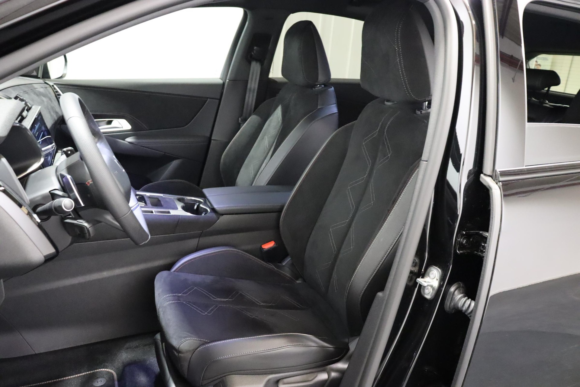 DS AUTOMOBILES 7 1.6 E-Tense Ligne Noire-image-3