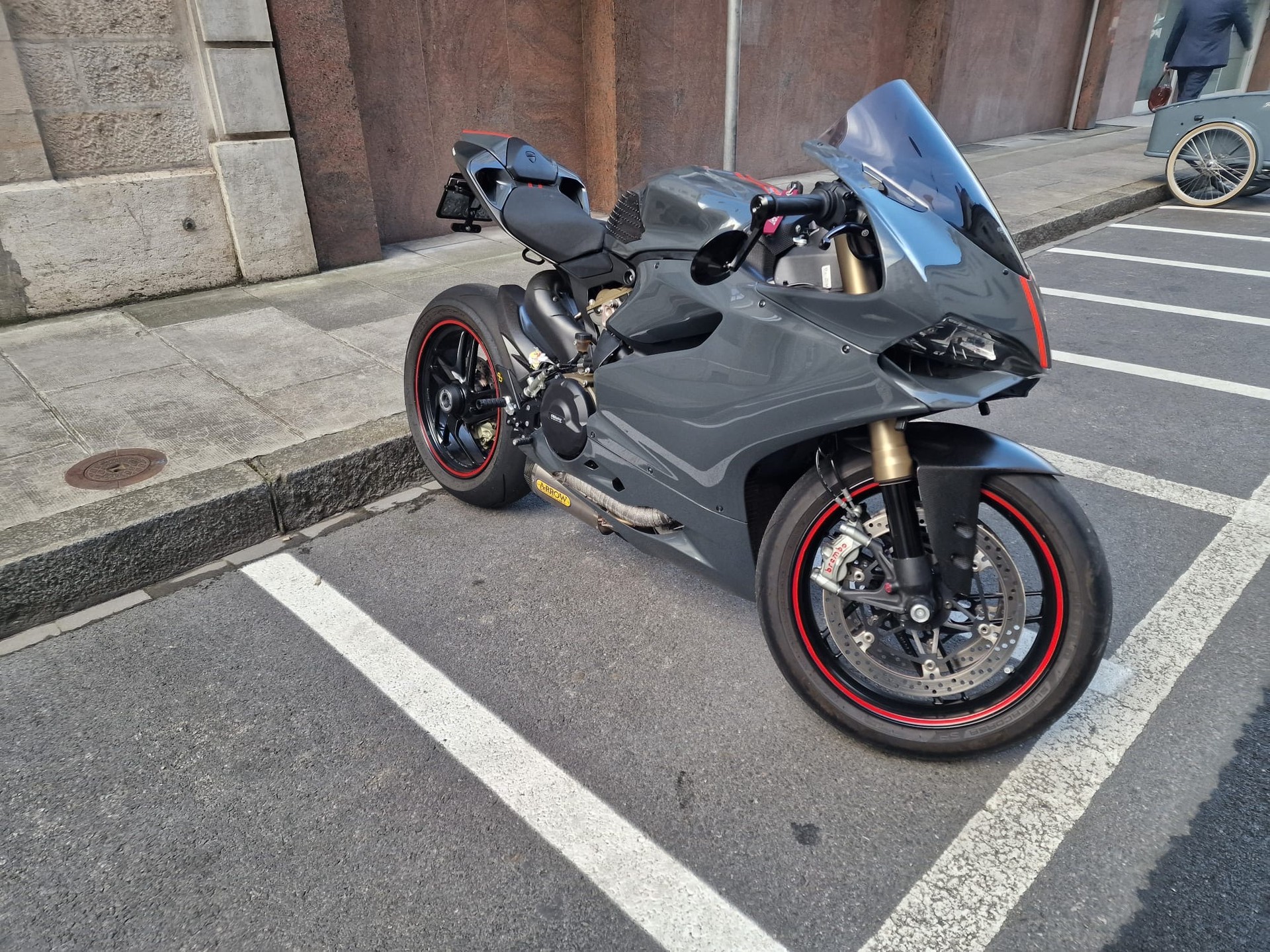 DUCATI Panigale 1199 S ABS-image-2