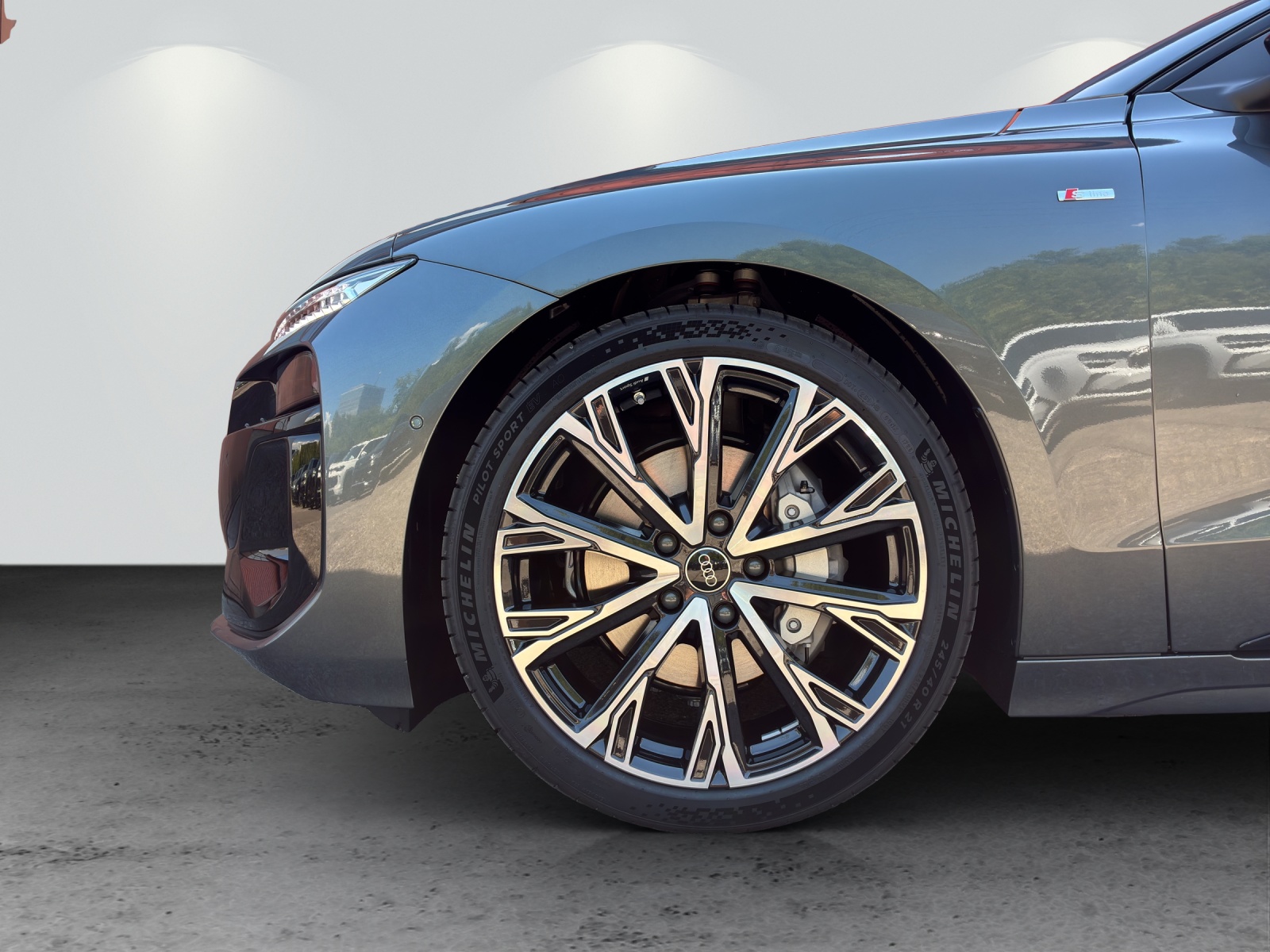 AUDI A6 Avant e-tron quattro-image-10