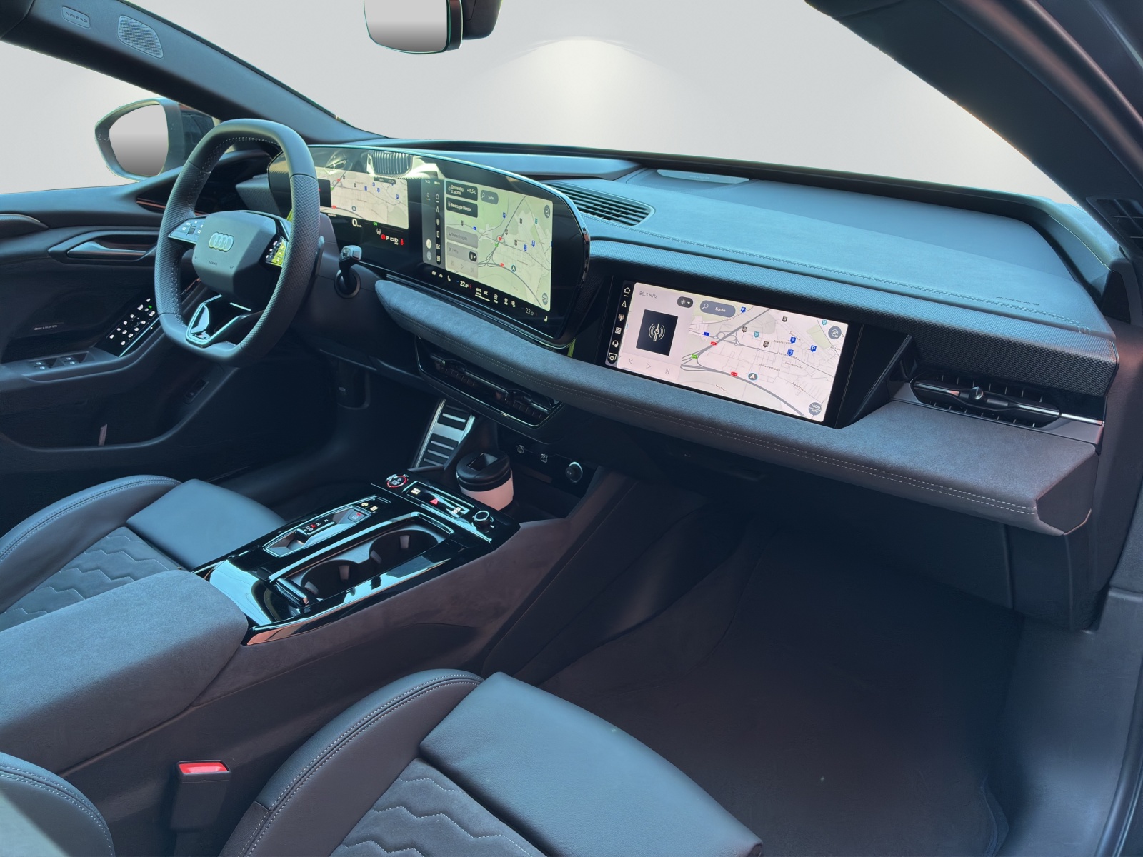 AUDI A6 Avant e-tron quattro-image-7