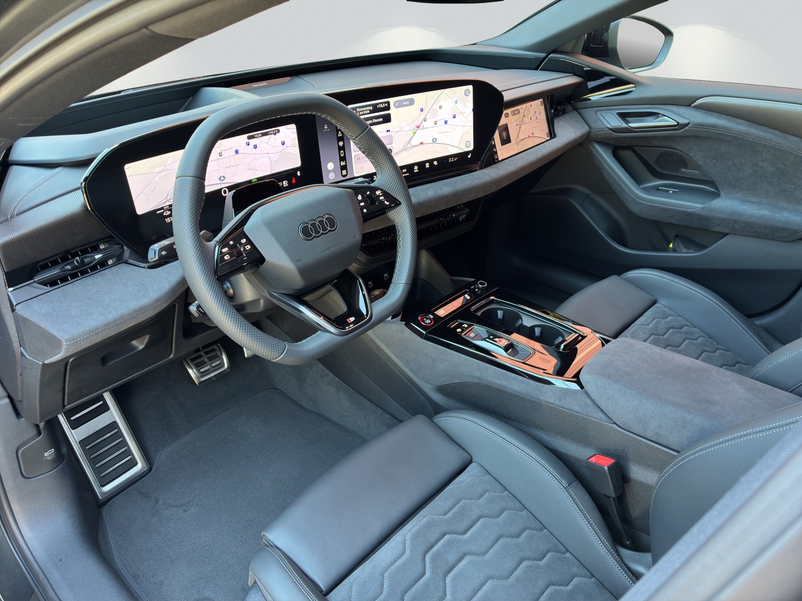 AUDI A6 Avant e-tron quattro-image-4