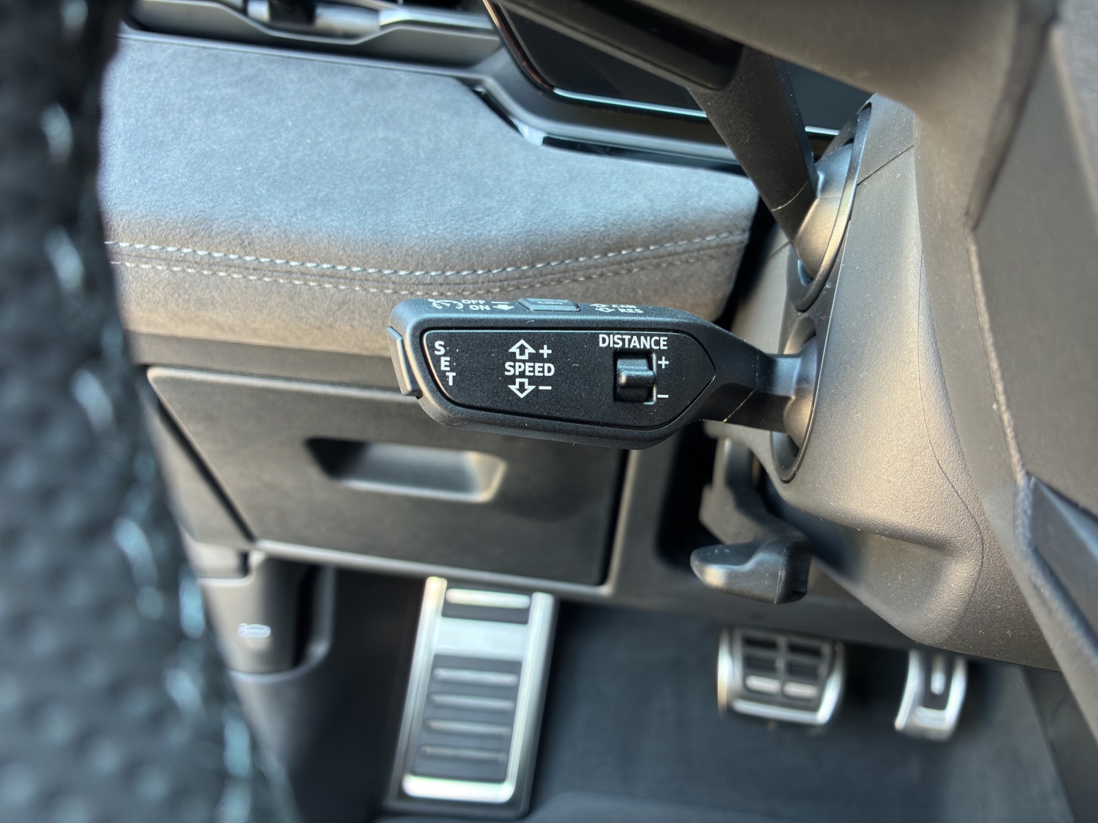 AUDI A6 Avant e-tron quattro-image-14
