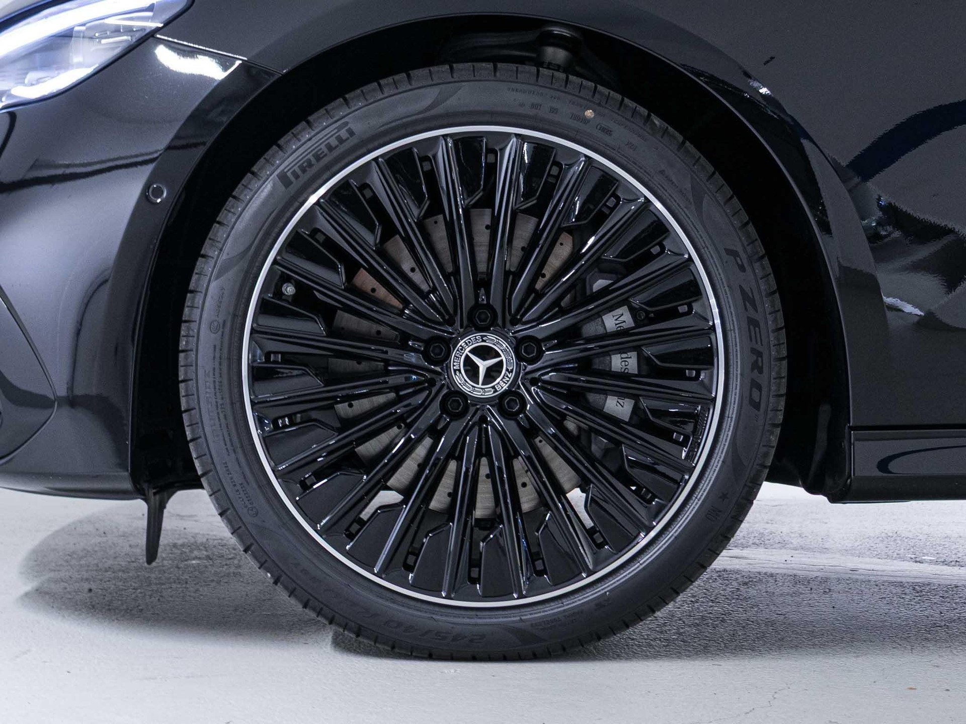 MERCEDES-BENZ E 220 d 4MATIC-image-13