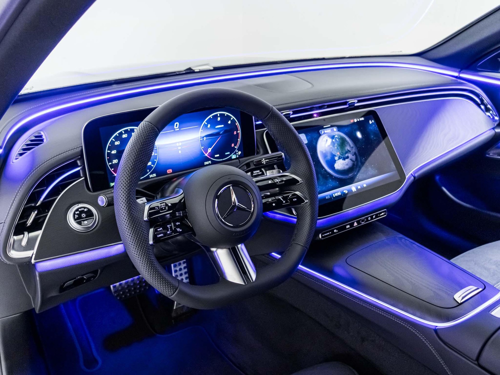 MERCEDES-BENZ E 220 d 4MATIC-image-8