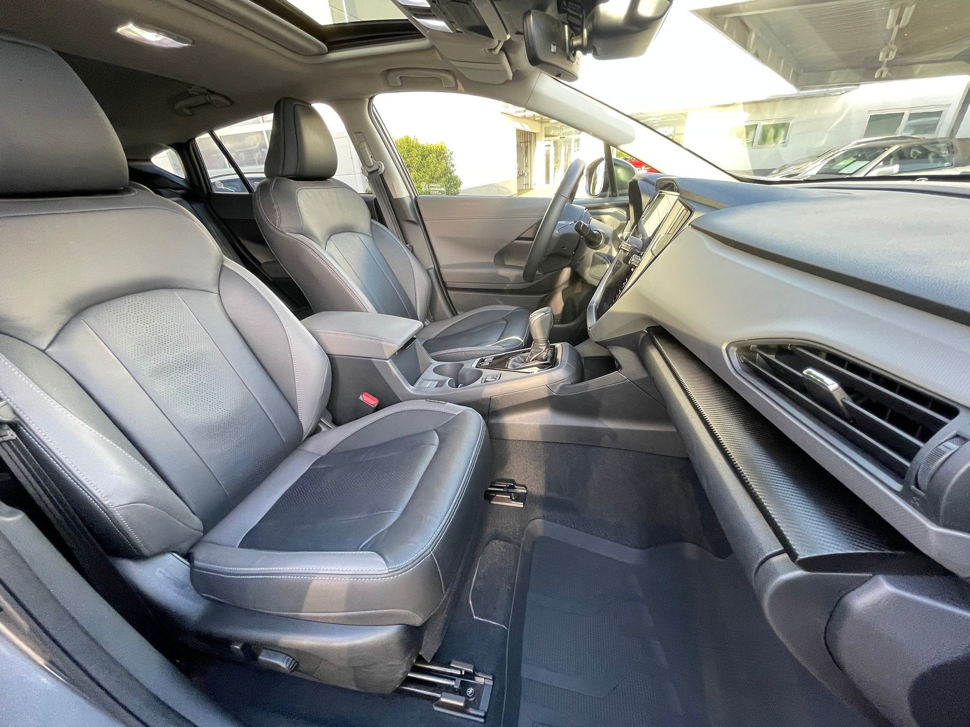 SUBARU Crosstrek 2.0 e-Boxer Luxury AWD Lineartronic-image-13