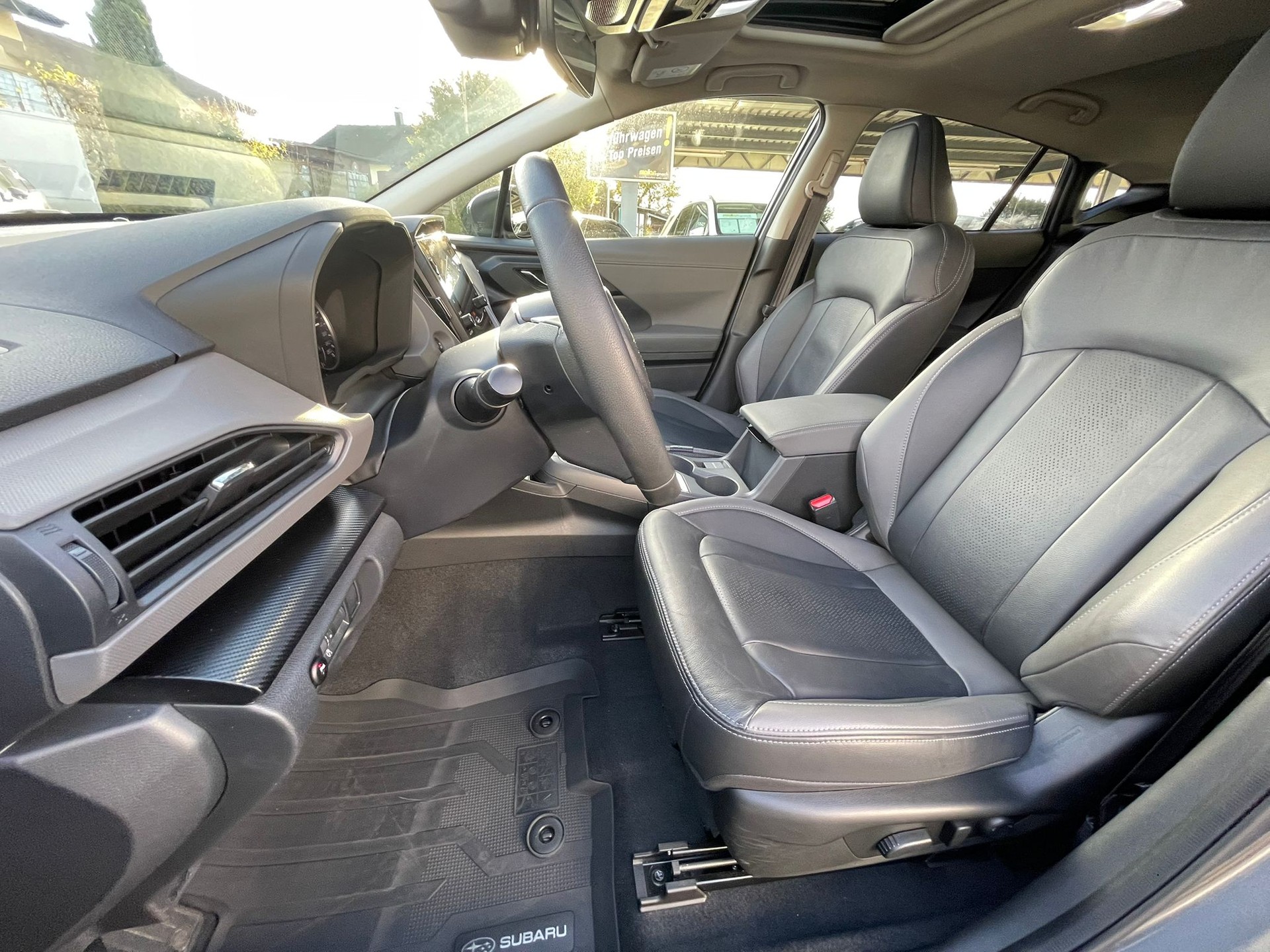 SUBARU Crosstrek 2.0 e-Boxer Luxury AWD Lineartronic-image-12